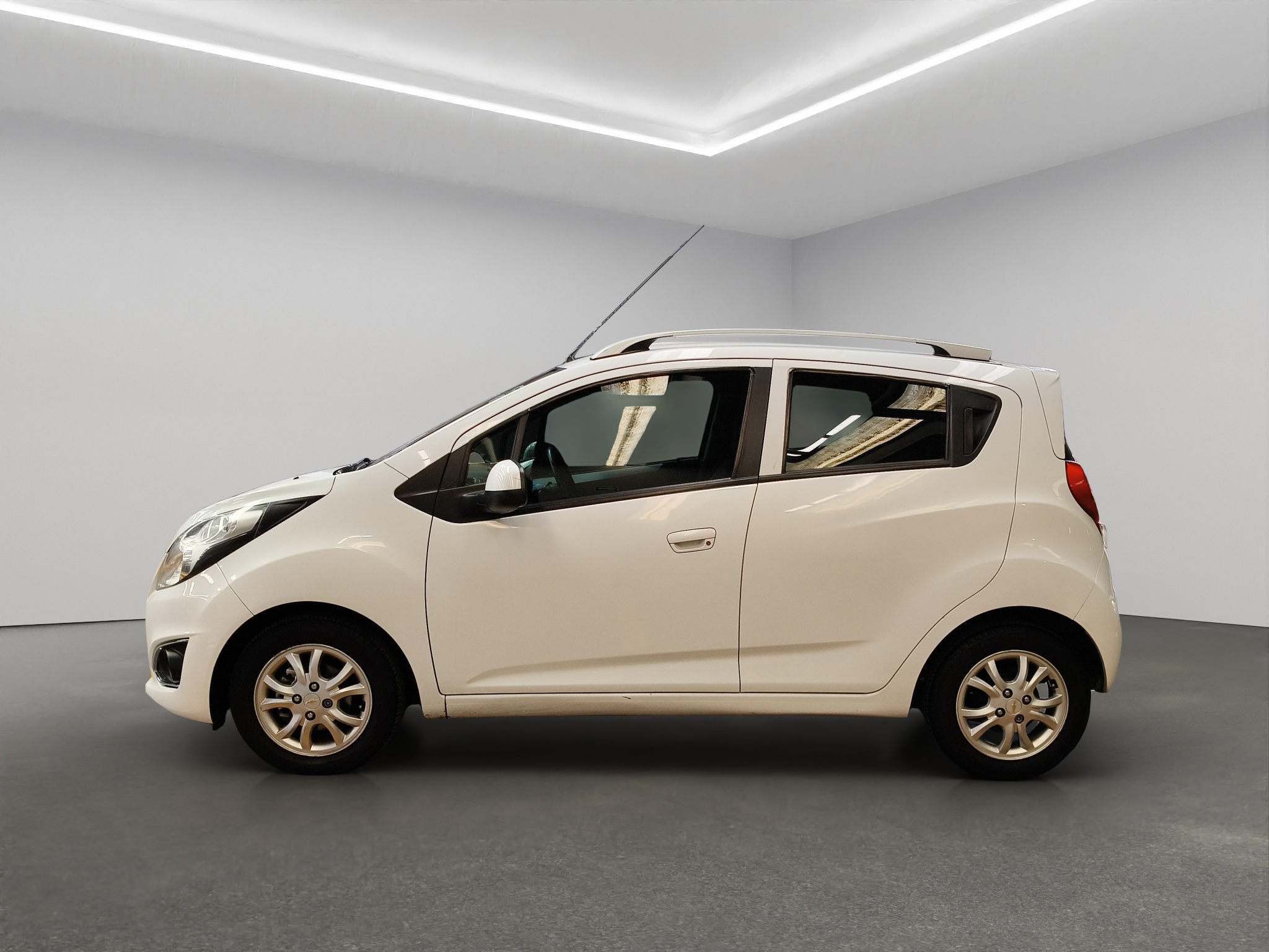 Chevrolet Spark 5 pts. HB LTZ, 1.4l, TM5, a/ac., f. niebla, RA-15 (nueva generación) 2016
