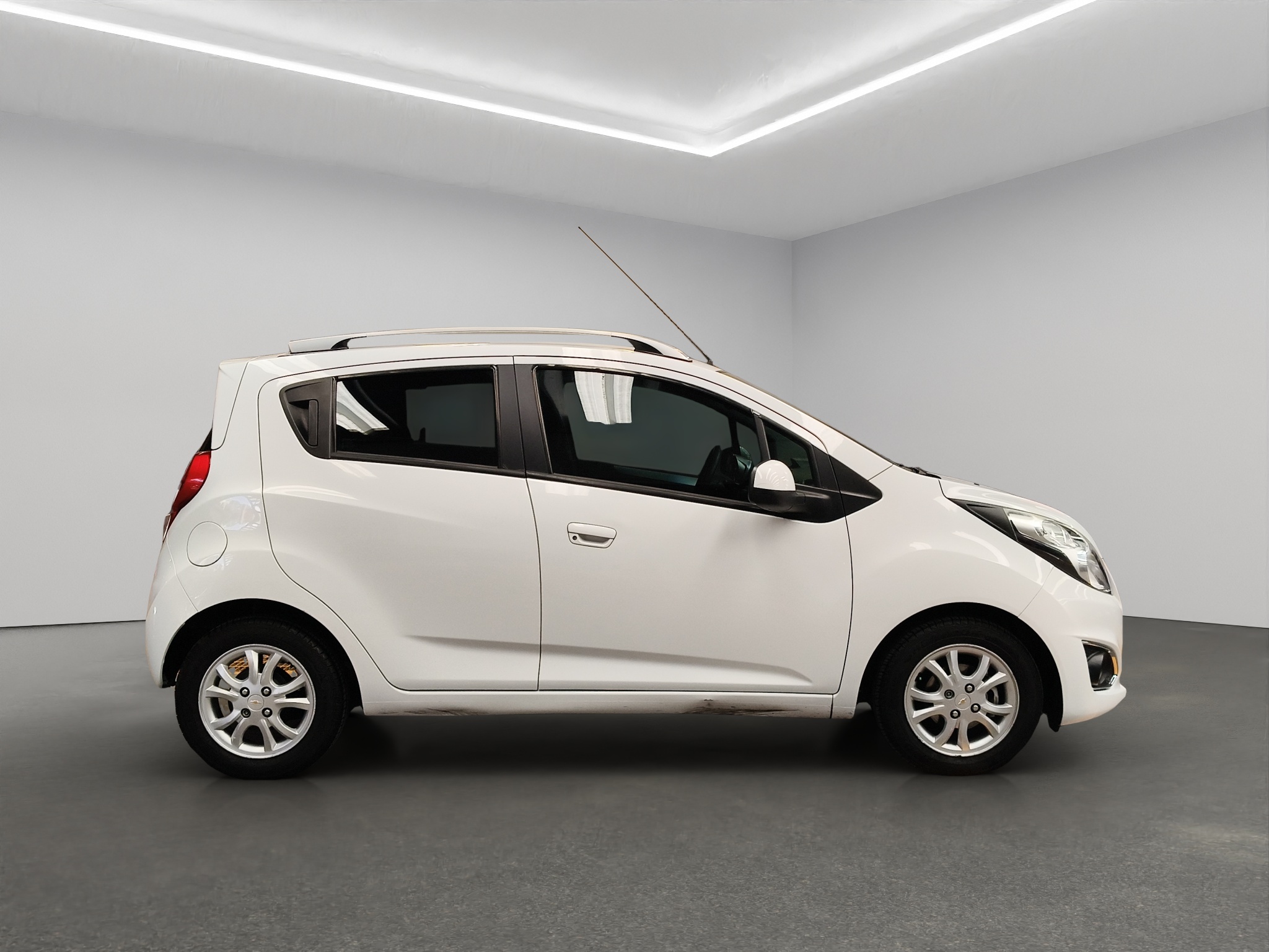 Chevrolet Spark 5 pts. HB LTZ, 1.4l, TM5, a/ac., f. niebla, RA-15 (nueva generación) 2016