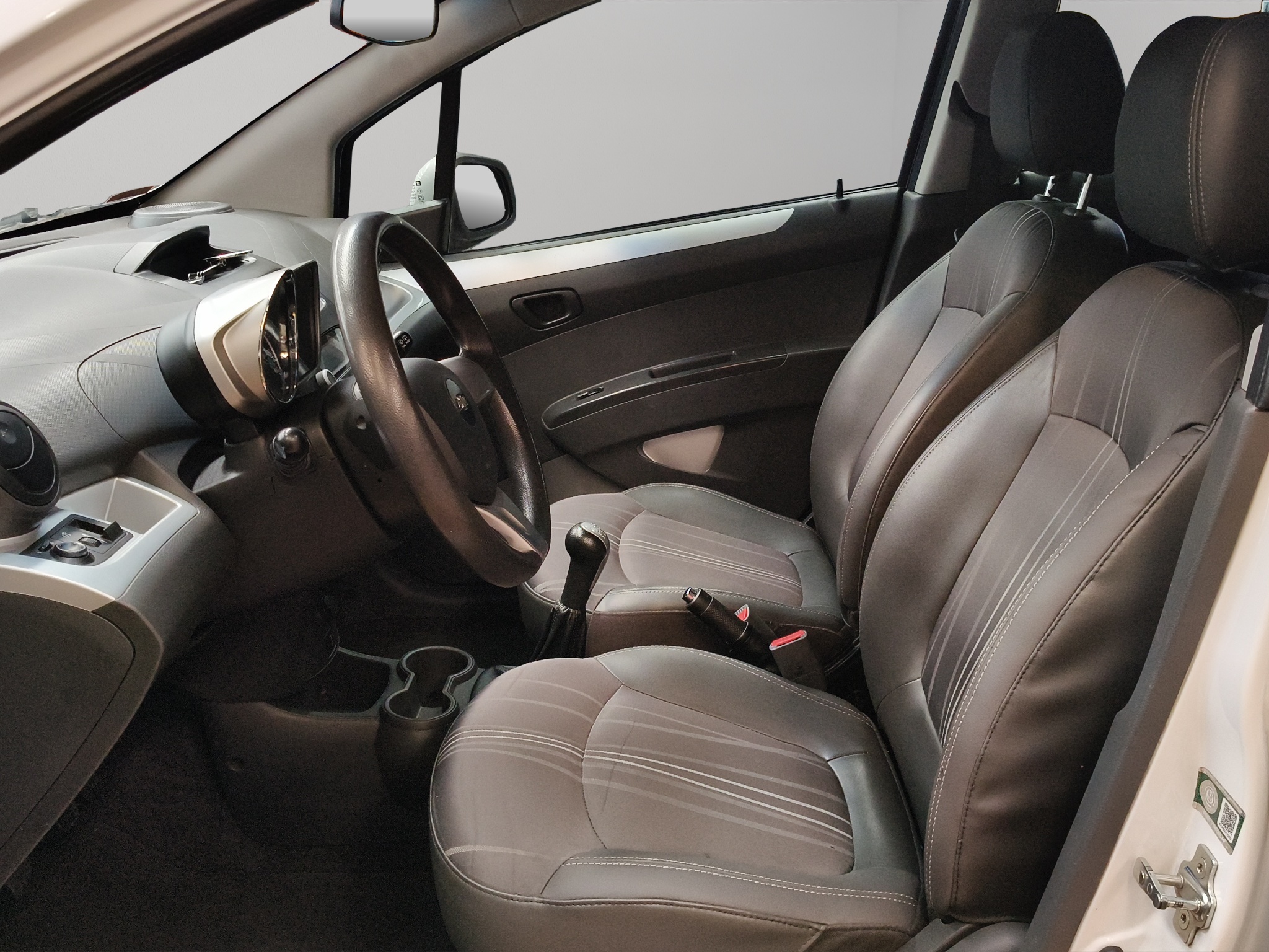 Chevrolet Spark 5 pts. HB LTZ, 1.4l, TM5, a/ac., f. niebla, RA-15 (nueva generación) 2016