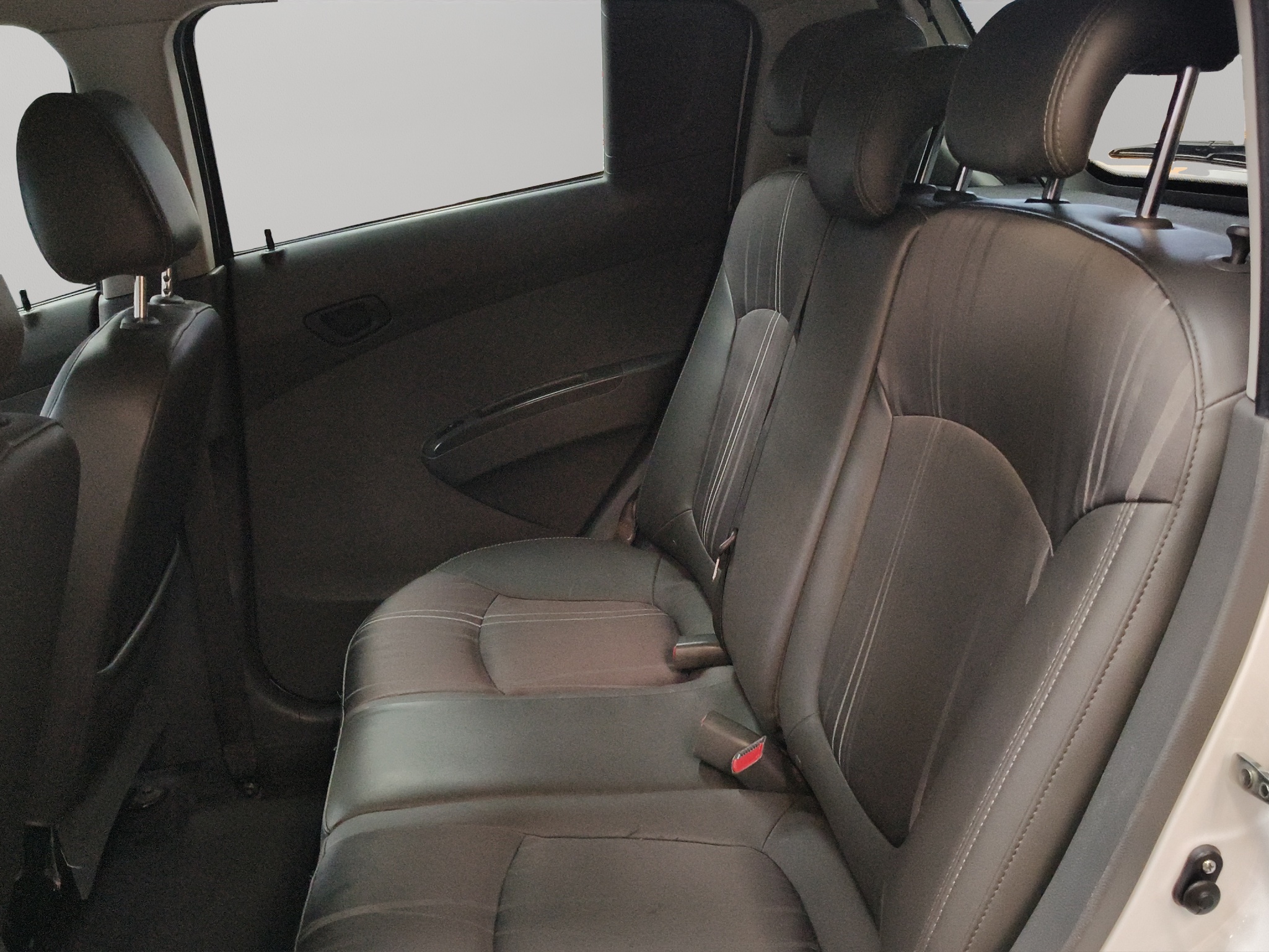 Chevrolet Spark 5 pts. HB LTZ, 1.4l, TM5, a/ac., f. niebla, RA-15 (nueva generación) 2016