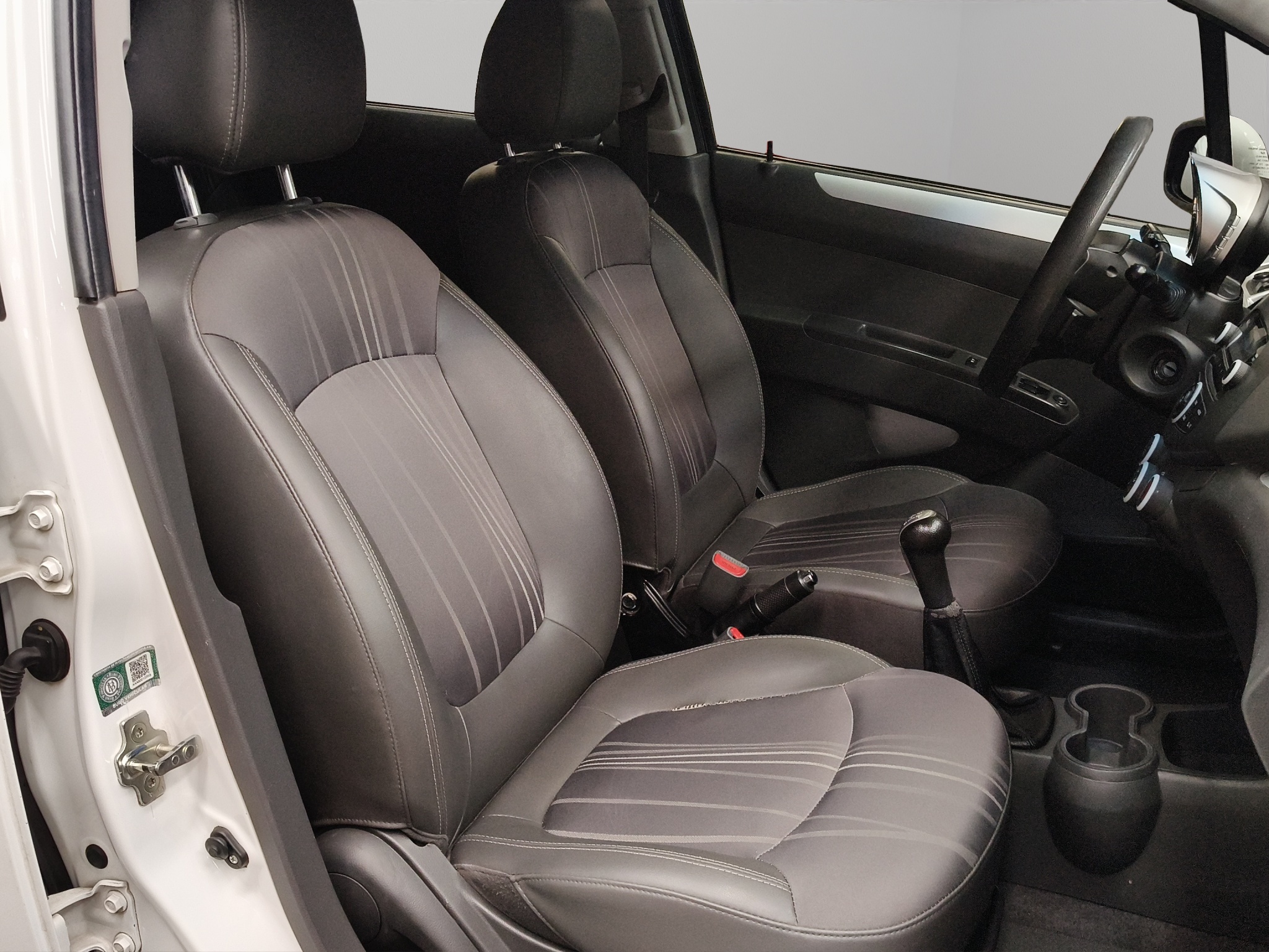 Chevrolet Spark 5 pts. HB LTZ, 1.4l, TM5, a/ac., f. niebla, RA-15 (nueva generación) 2016