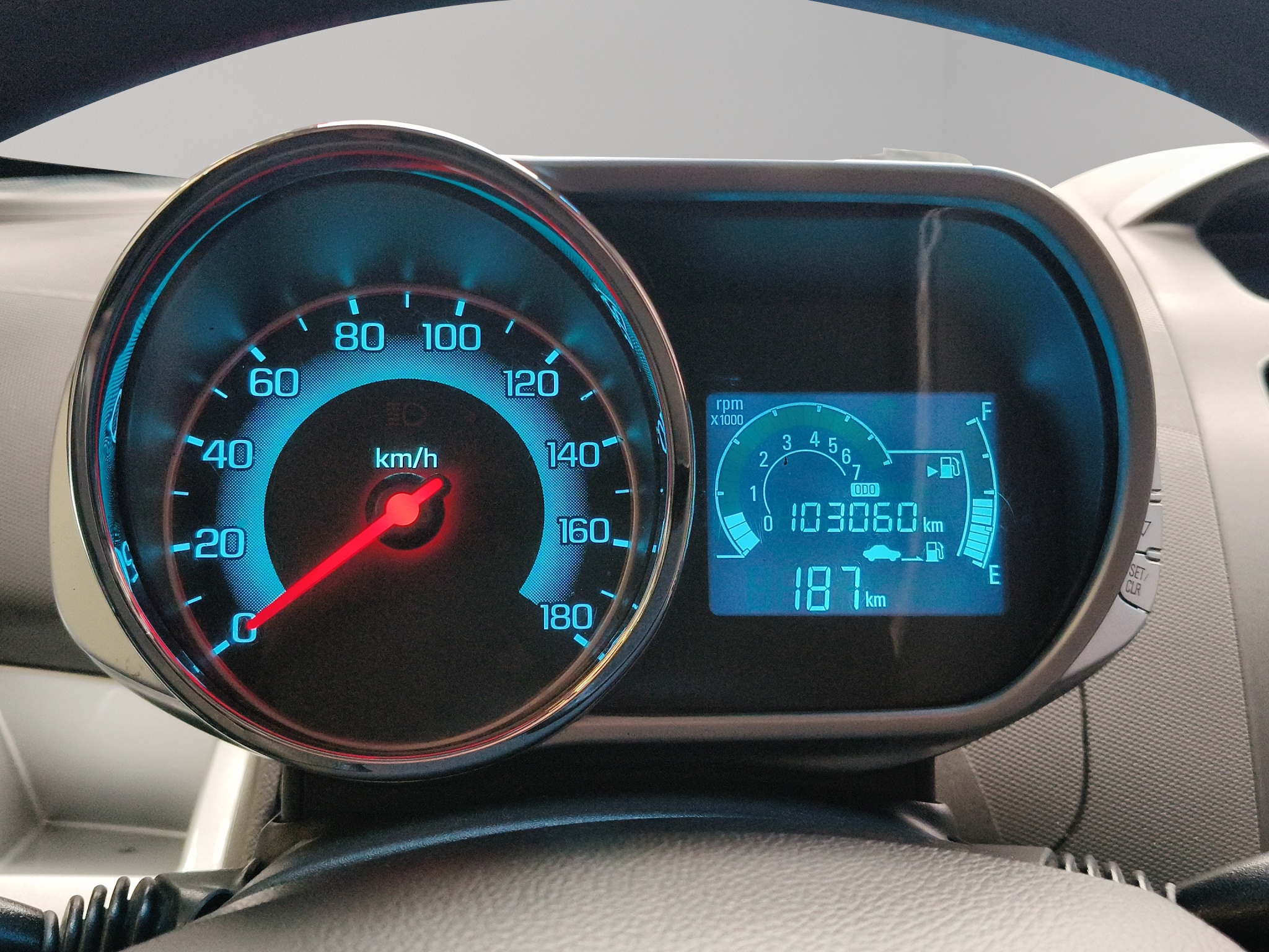 Chevrolet Spark 5 pts. HB LTZ, 1.4l, TM5, a/ac., f. niebla, RA-15 (nueva generación) 2016