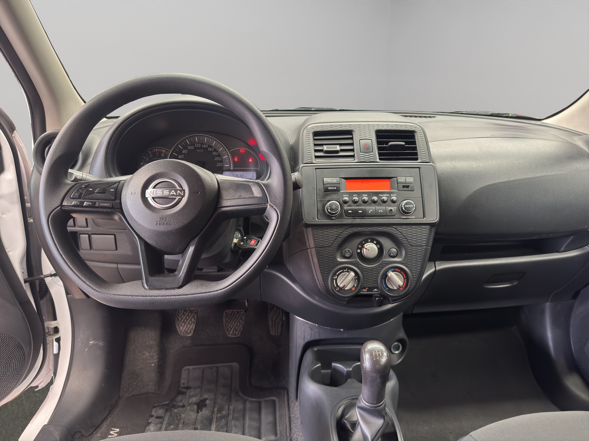 Nissan March 5 pts. HB Sense, TM5, a/ac., R-14 2024