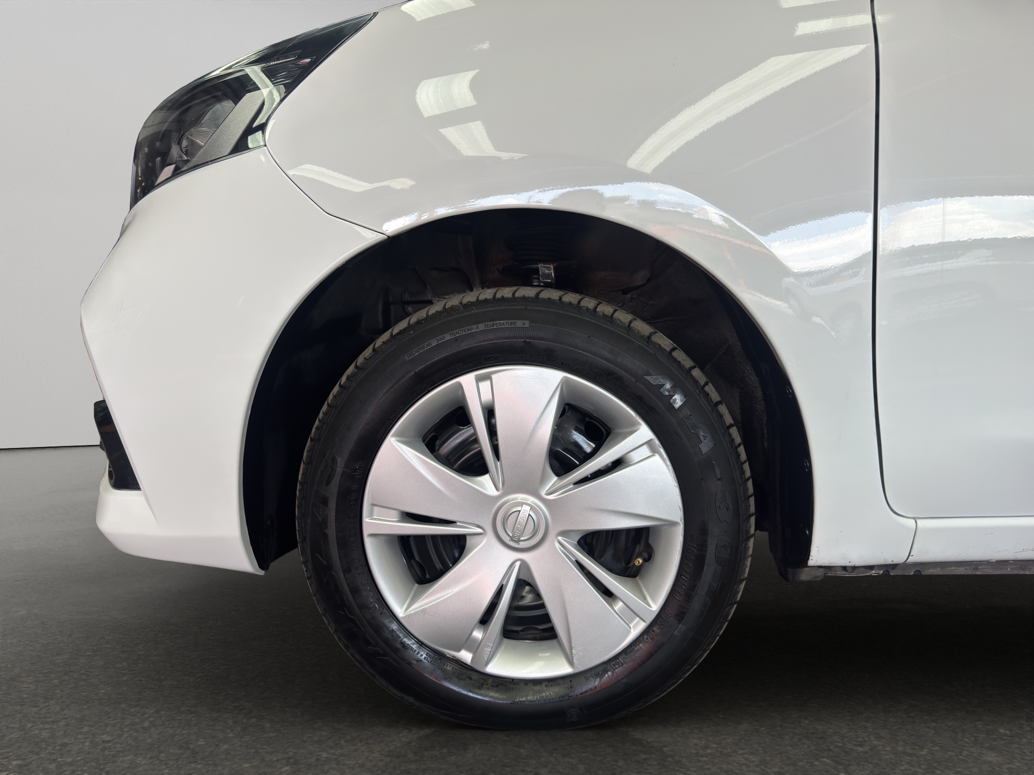 Nissan March 5 pts. HB Sense, TM5, a/ac., R-14 2024