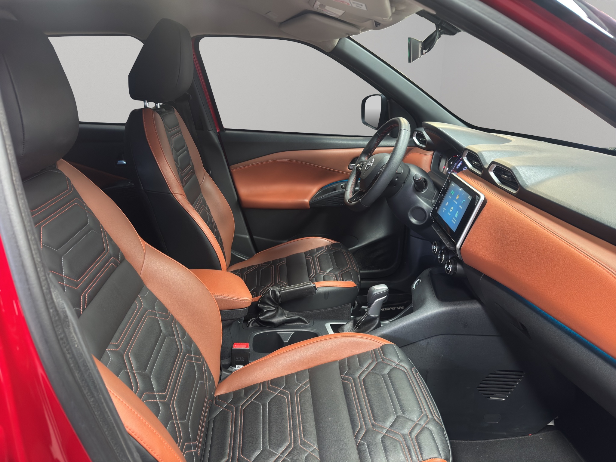 Nissan Magnite 5 pts. Exclusive, 1.0T, CVT, piel, RA-16 2025
