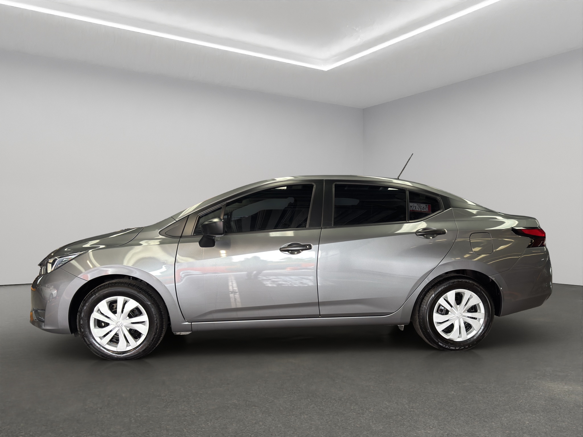 Nissan Versa 4 pts. Sense, TM5, a/ac., R-15 (línea anterior) 2025