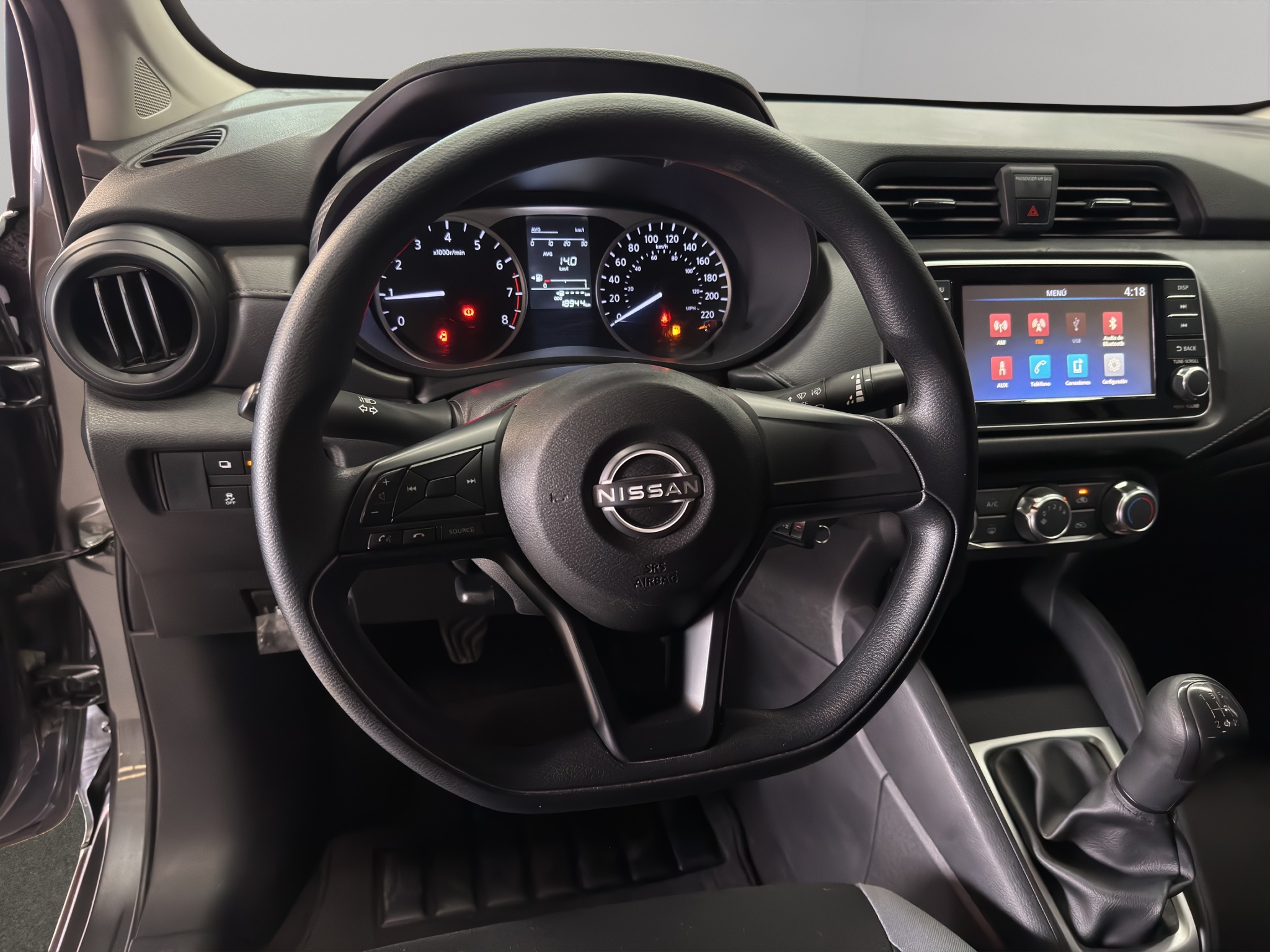 Nissan Versa 4 pts. Sense, TM5, a/ac., R-15 (línea anterior) 2025