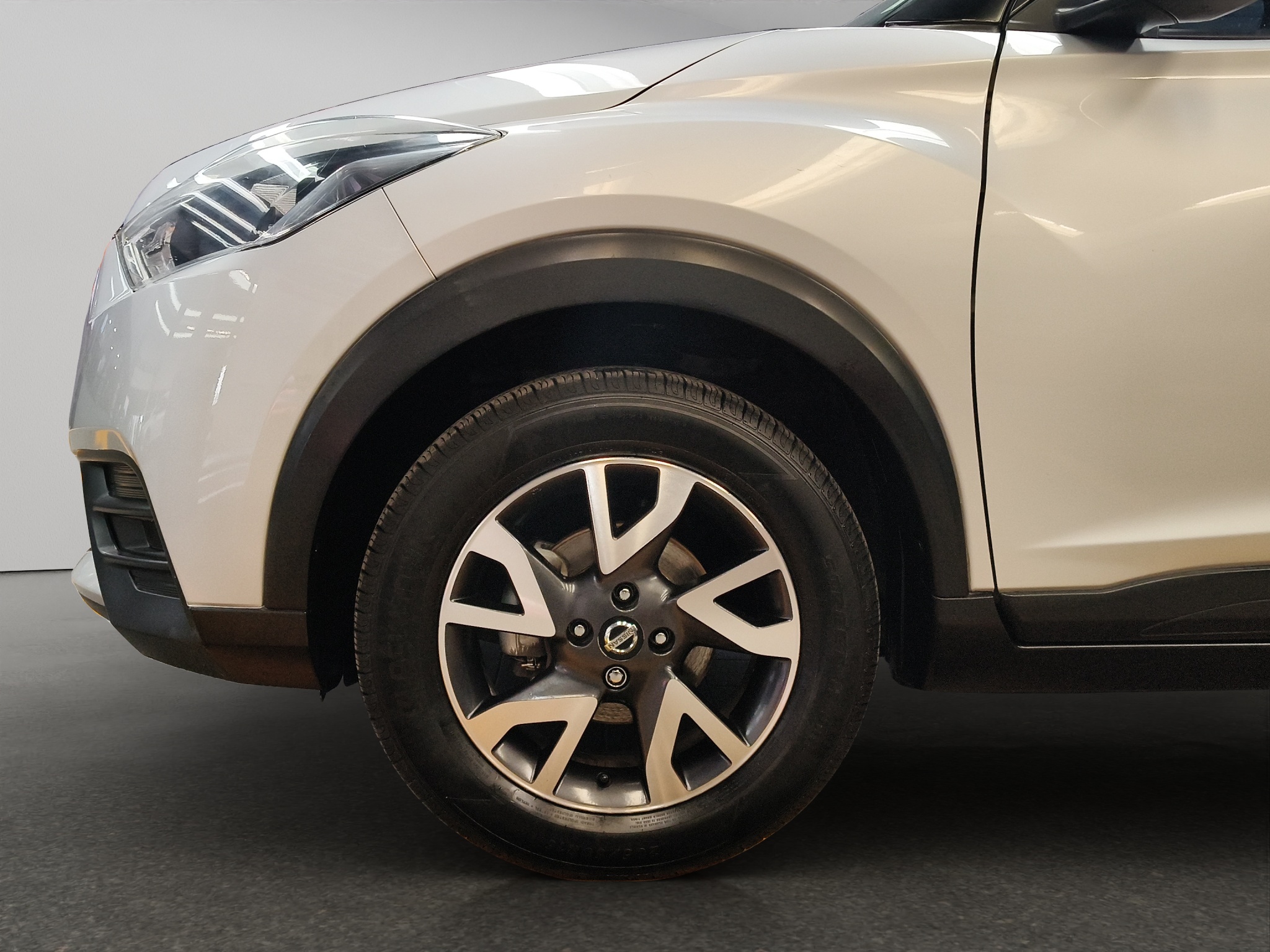 Nissan Kicks 5 pts. Sense, 1.6l, TM5, a/ac., VE, RA-16 2018