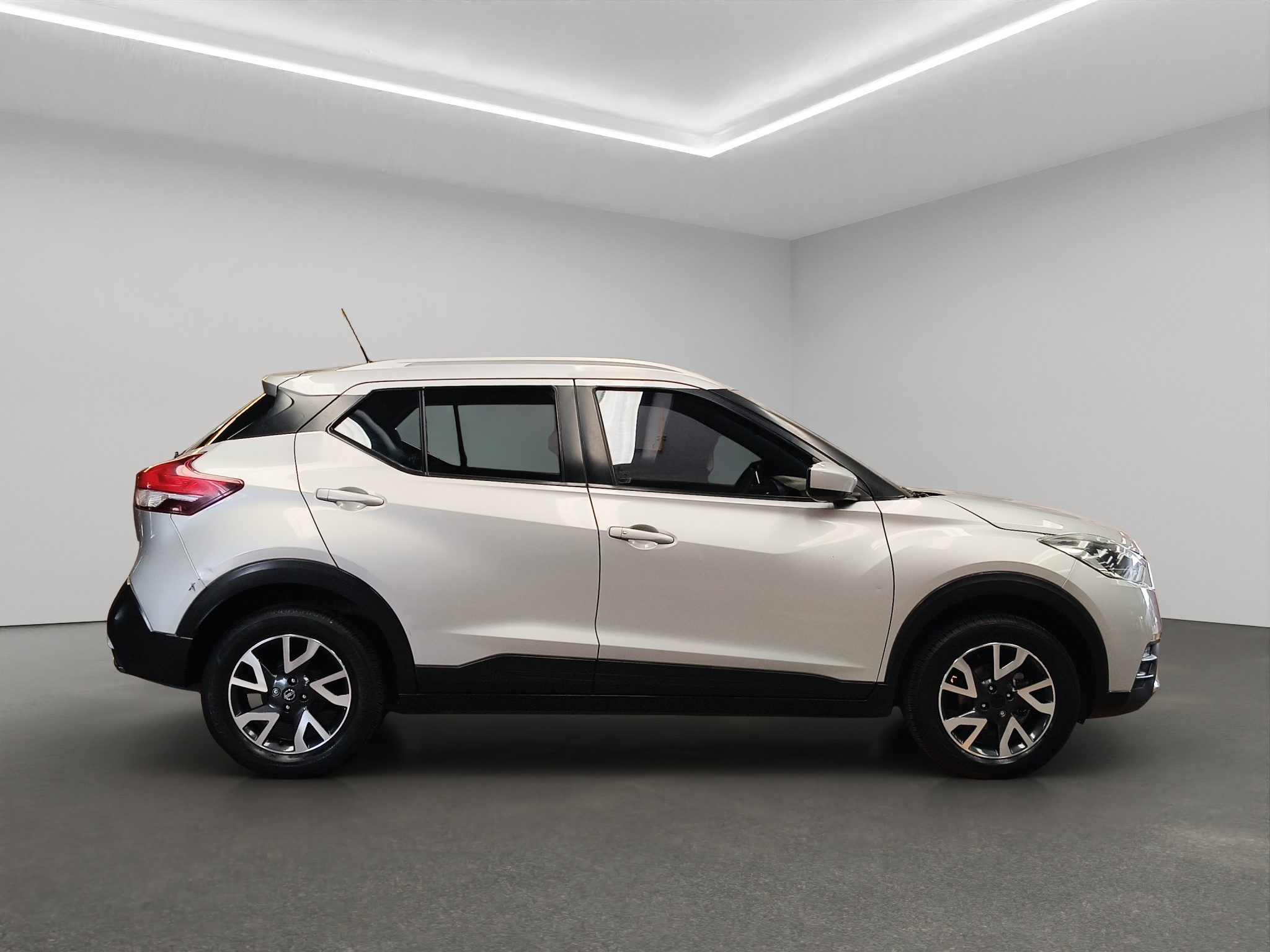 Nissan Kicks 5 pts. Sense, 1.6l, TM5, a/ac., VE, RA-16 2018