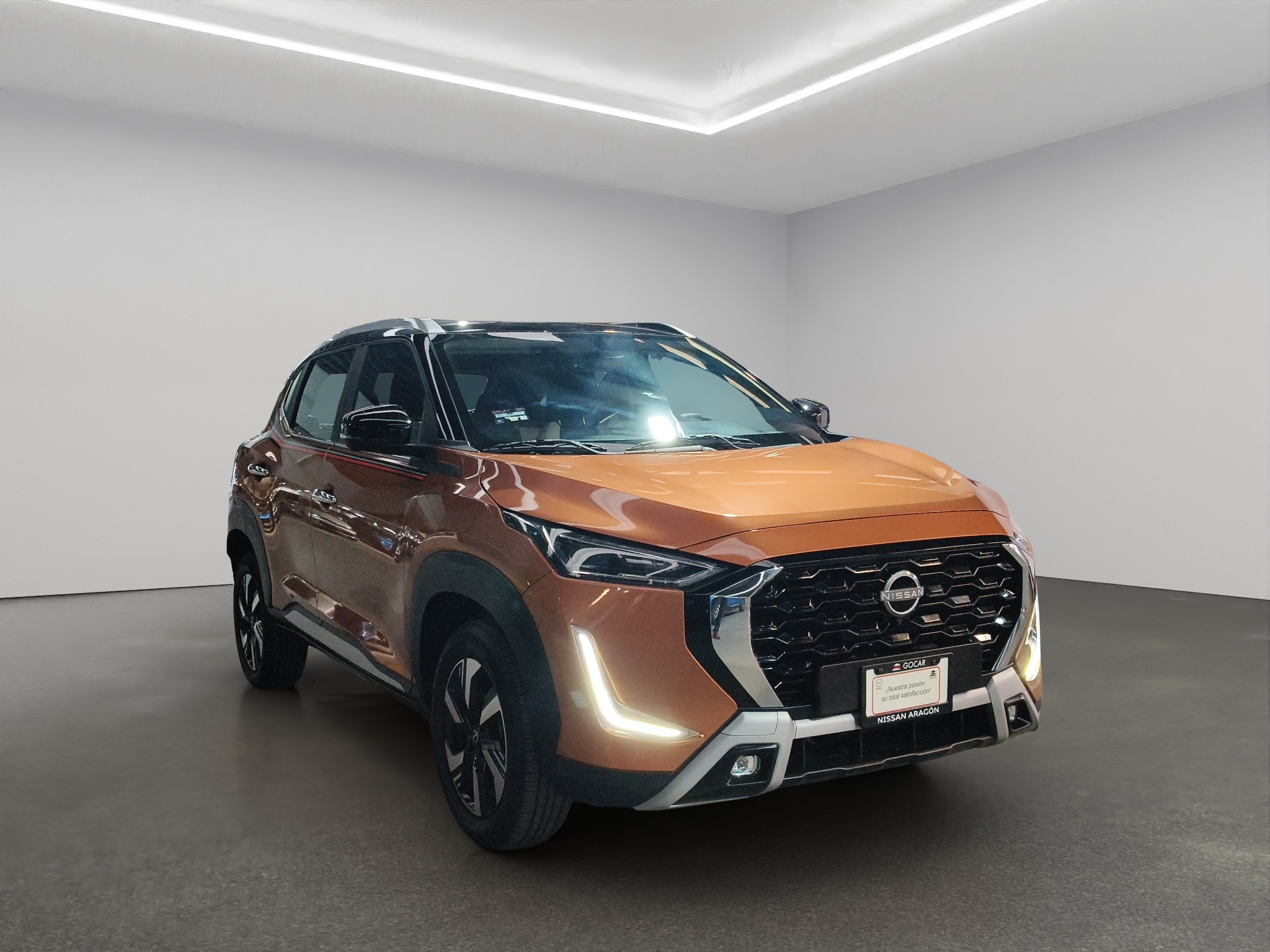Nissan Magnite  5 pts. Exclusive, 1.0T, TM5, piel, RA-16 2025