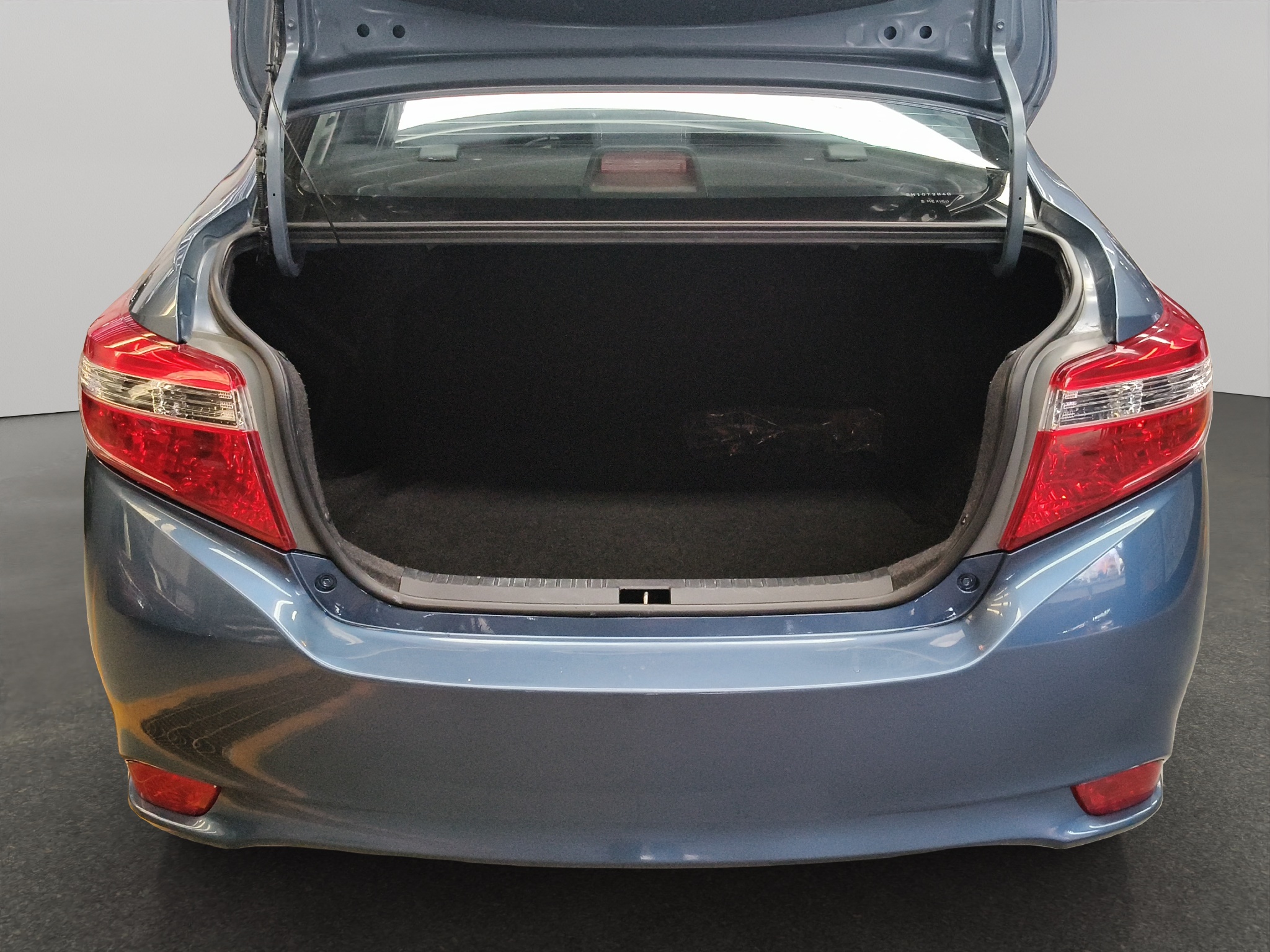 Toyota Yaris 4 pts. Core, CVT, a/ac., f. halógeno, R-15 2017