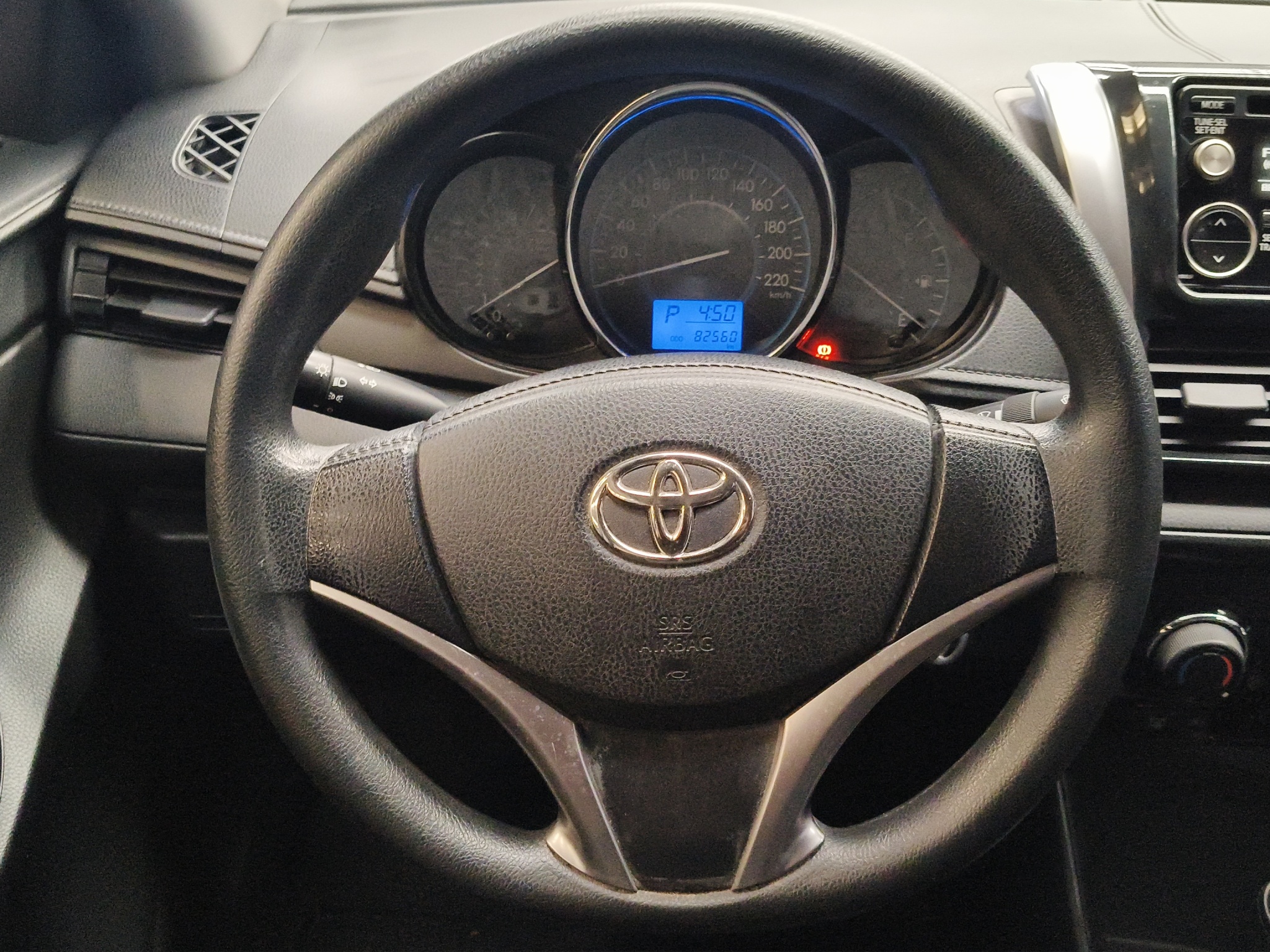 Toyota Yaris 4 pts. Core, CVT, a/ac., f. halógeno, R-15 2017