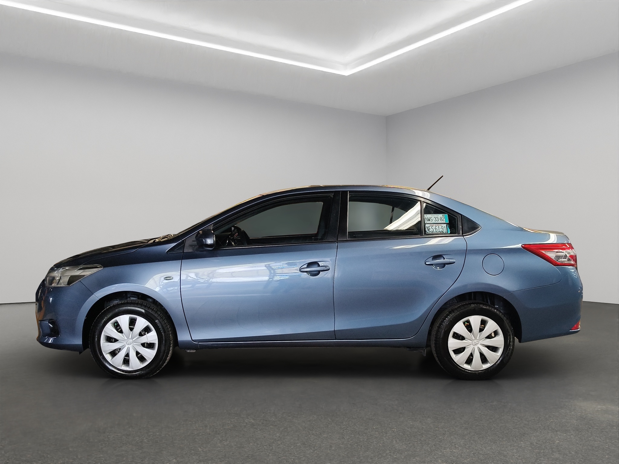 Toyota Yaris 4 pts. Core, CVT, a/ac., f. halógeno, R-15 2017