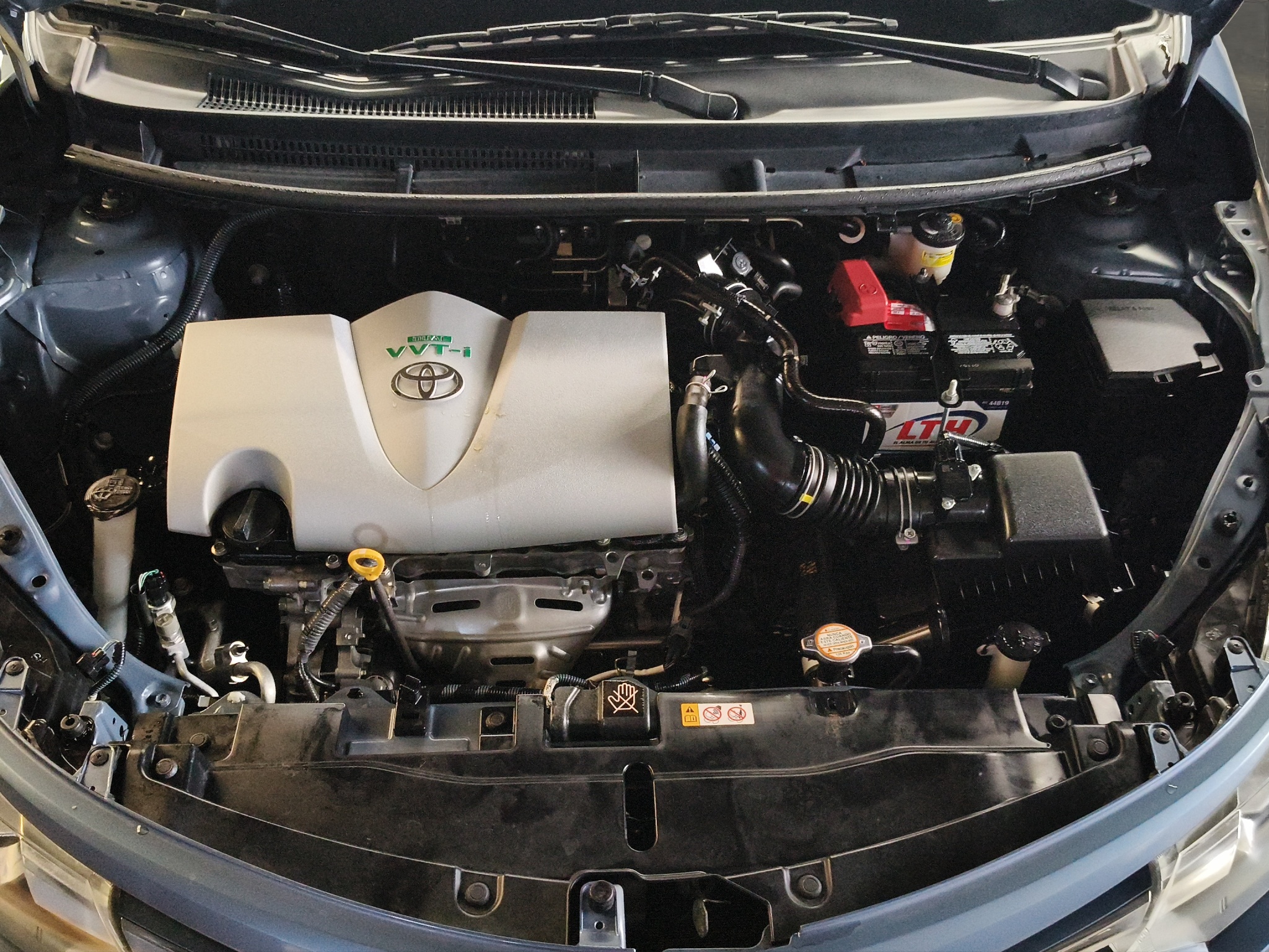 Toyota Yaris 4 pts. Core, CVT, a/ac., f. halógeno, R-15 2017