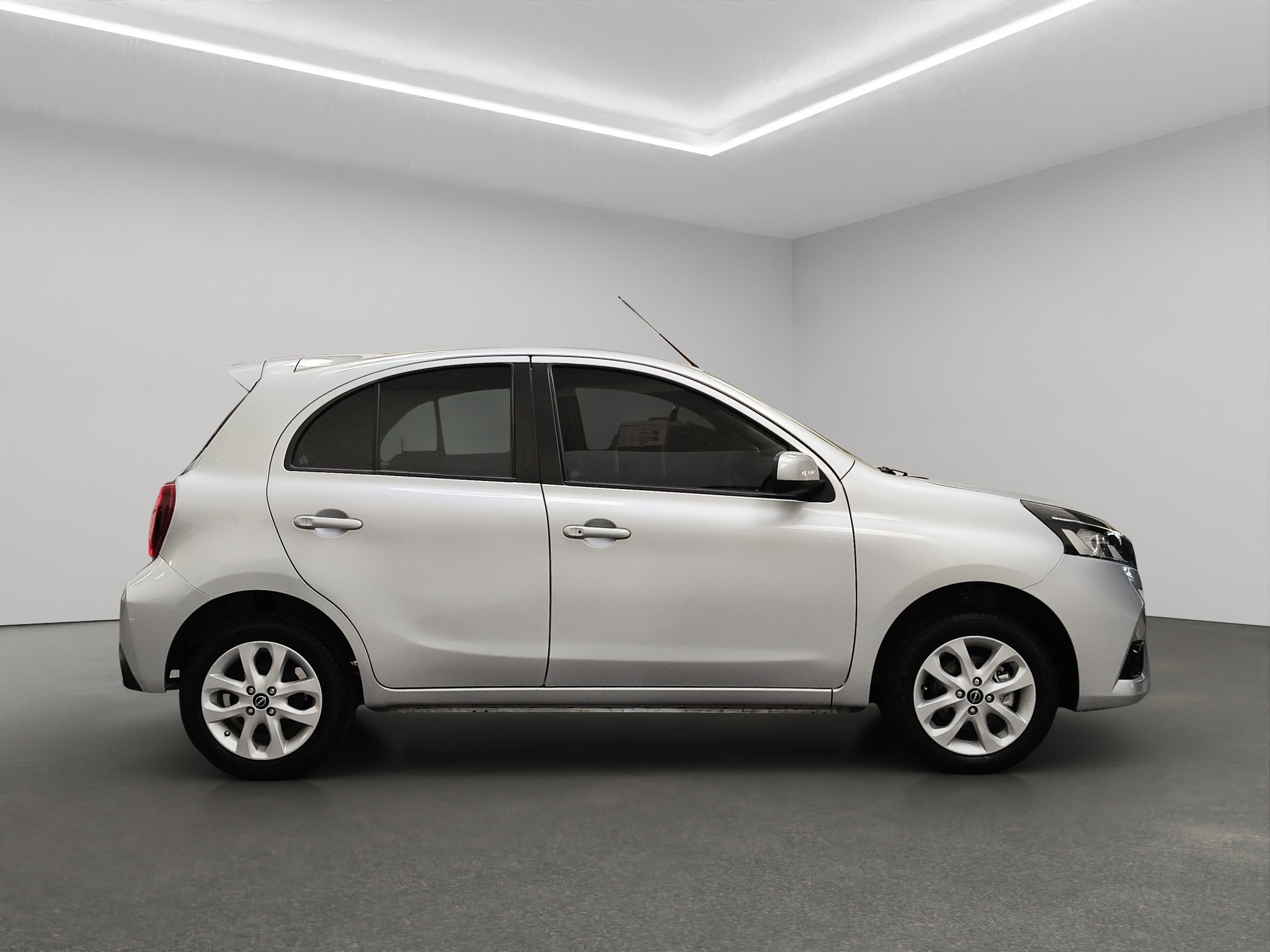 Nissan March 5 pts. HB Advance, TA, a/ac., VE, RA-15 2025