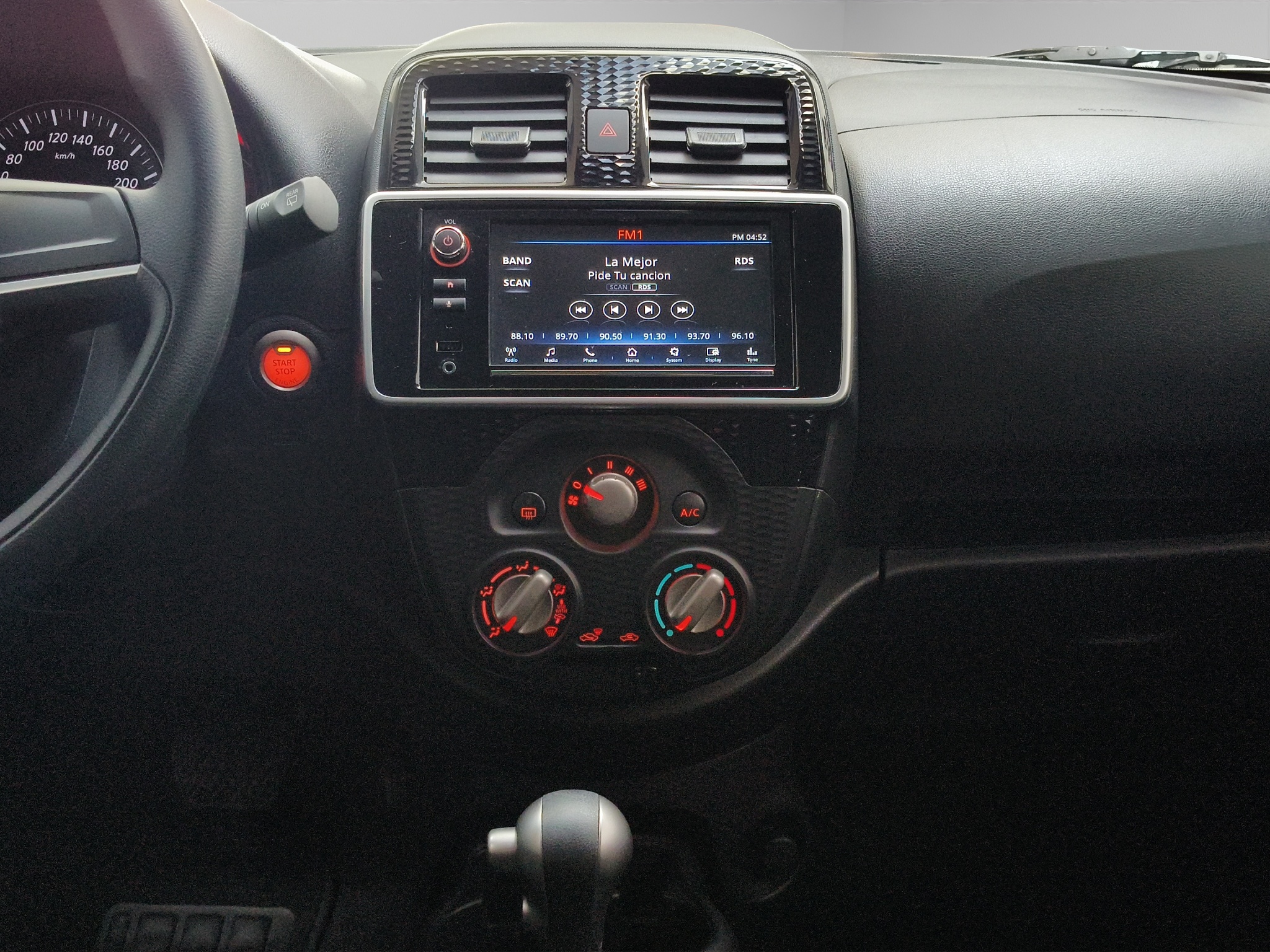 Nissan March 5 pts. HB Advance, TA, a/ac., VE, RA-15 2025