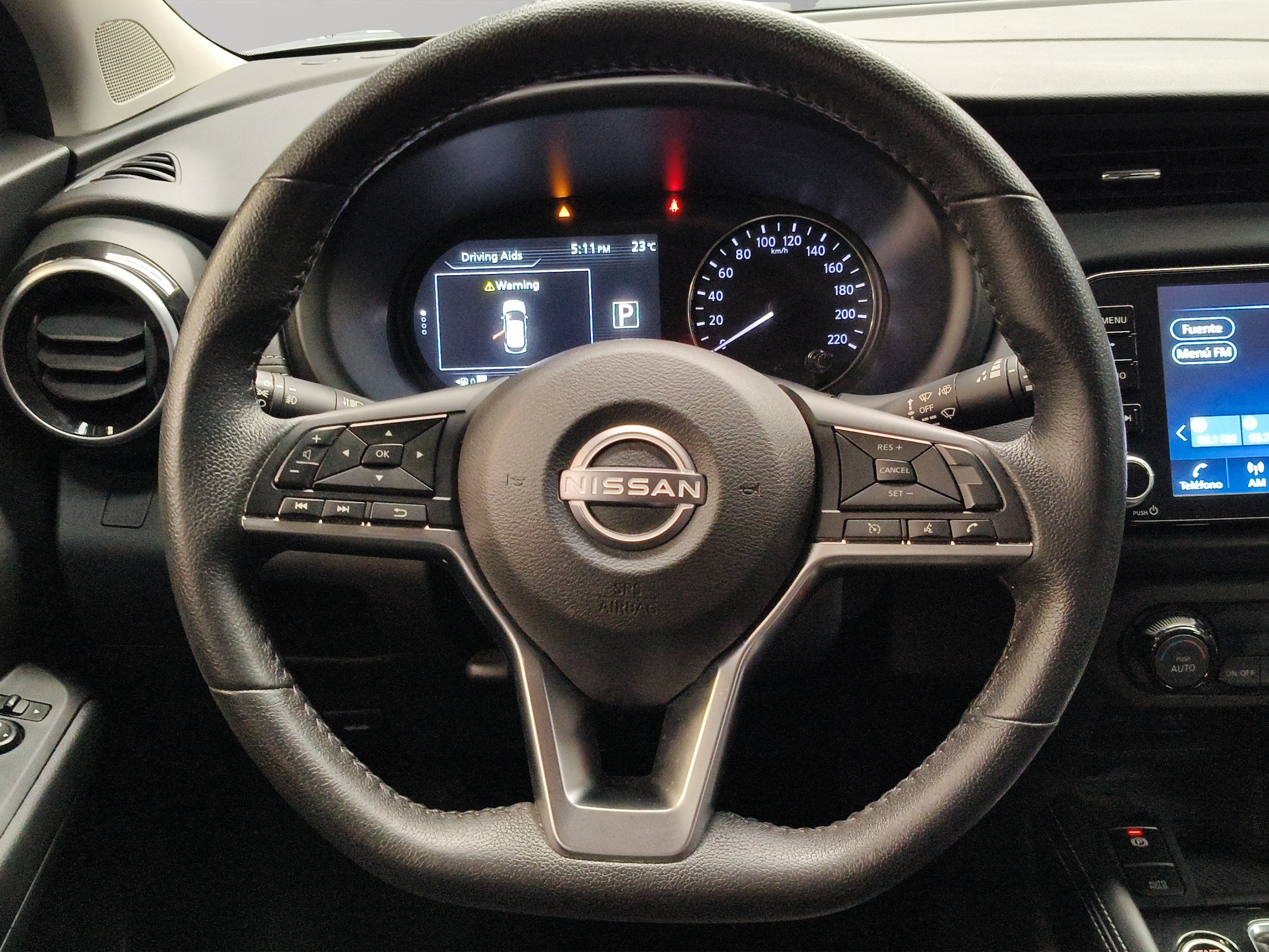Nissan Kicks  5 pts. Platinum, 1.6l, TA, a/ac. Aut., piel, GPS, RA-18 2023