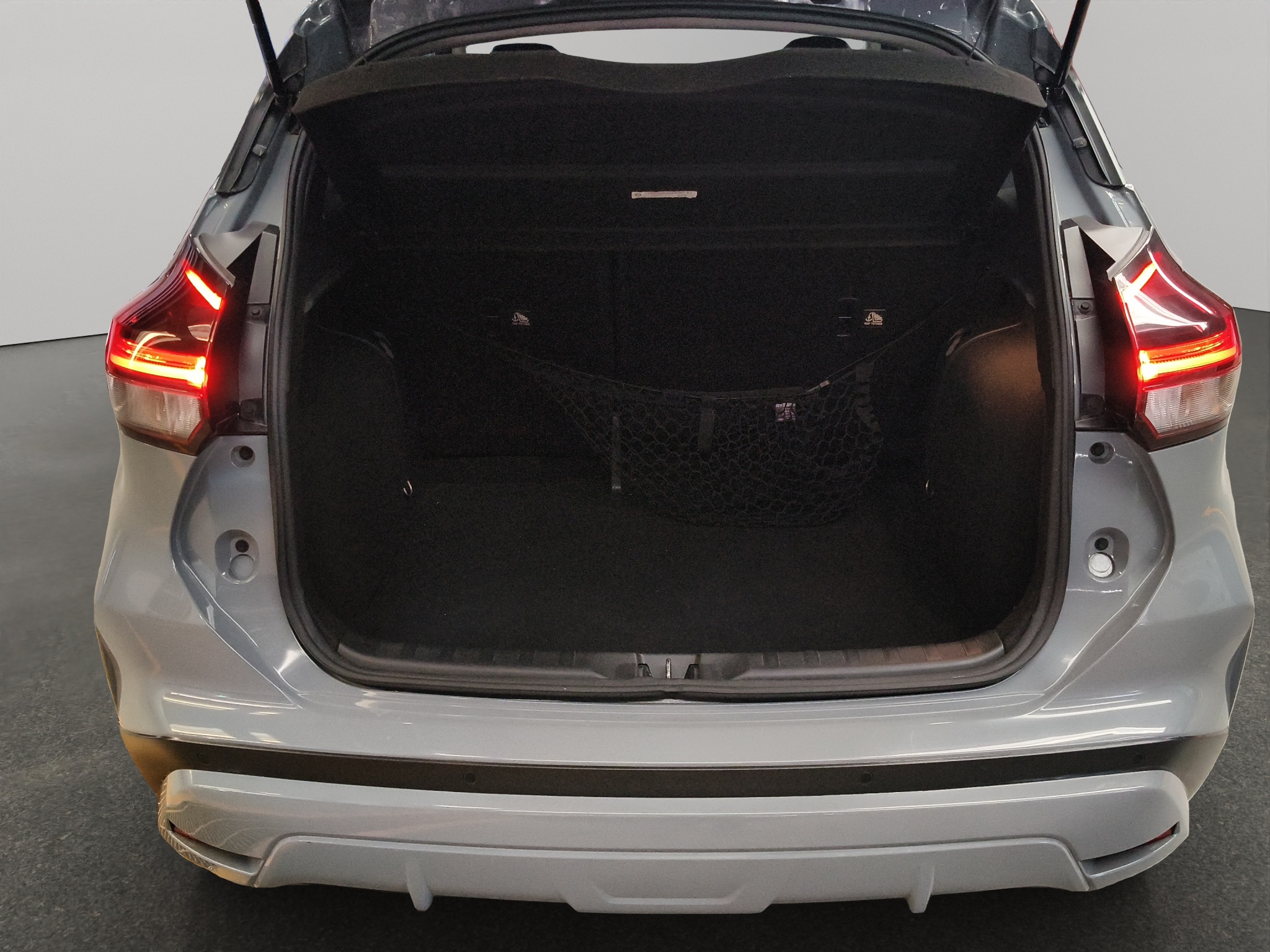 Nissan Kicks  5 pts. Platinum, 1.6l, TA, a/ac. Aut., piel, GPS, RA-18 2023
