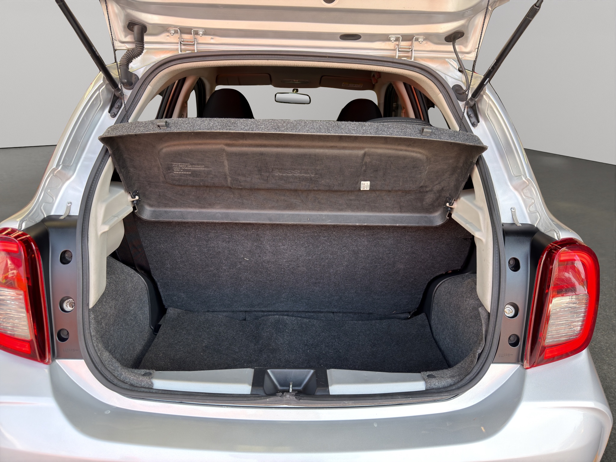 Nissan March 5 pts. HB Advance, TM5, a/ac., VE, RA-15 2023