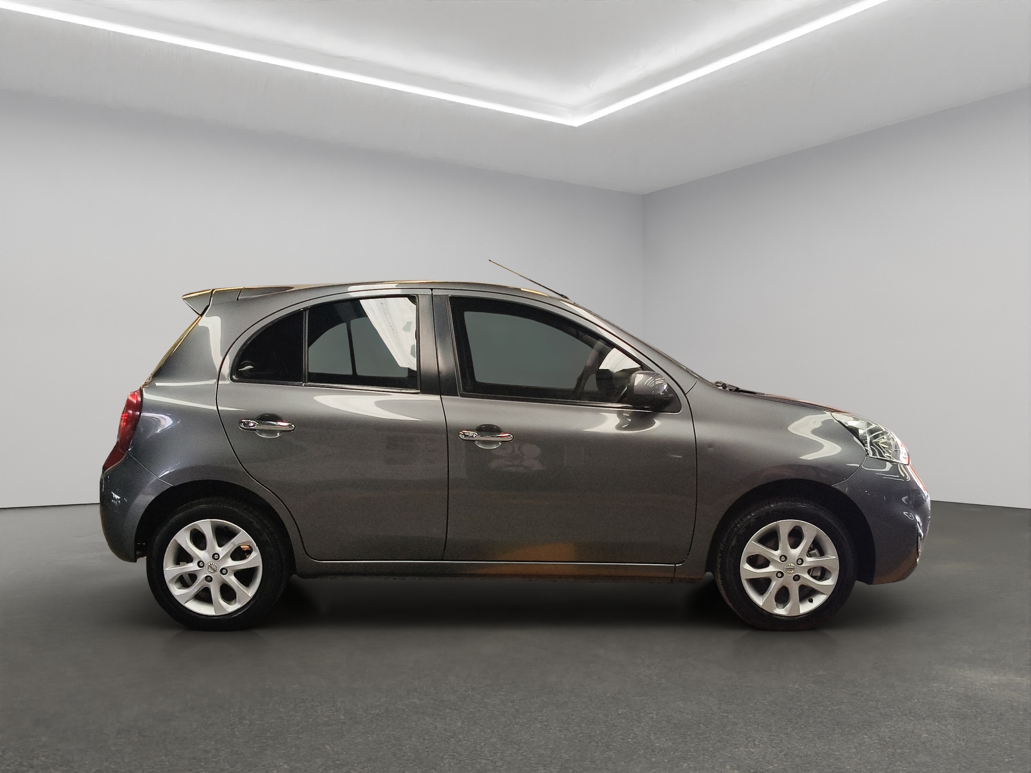 Nissan March 5 pts. HB Advance y DUO, TM5, a/ac., VE, CD, BA, ABS, RA-15 2018