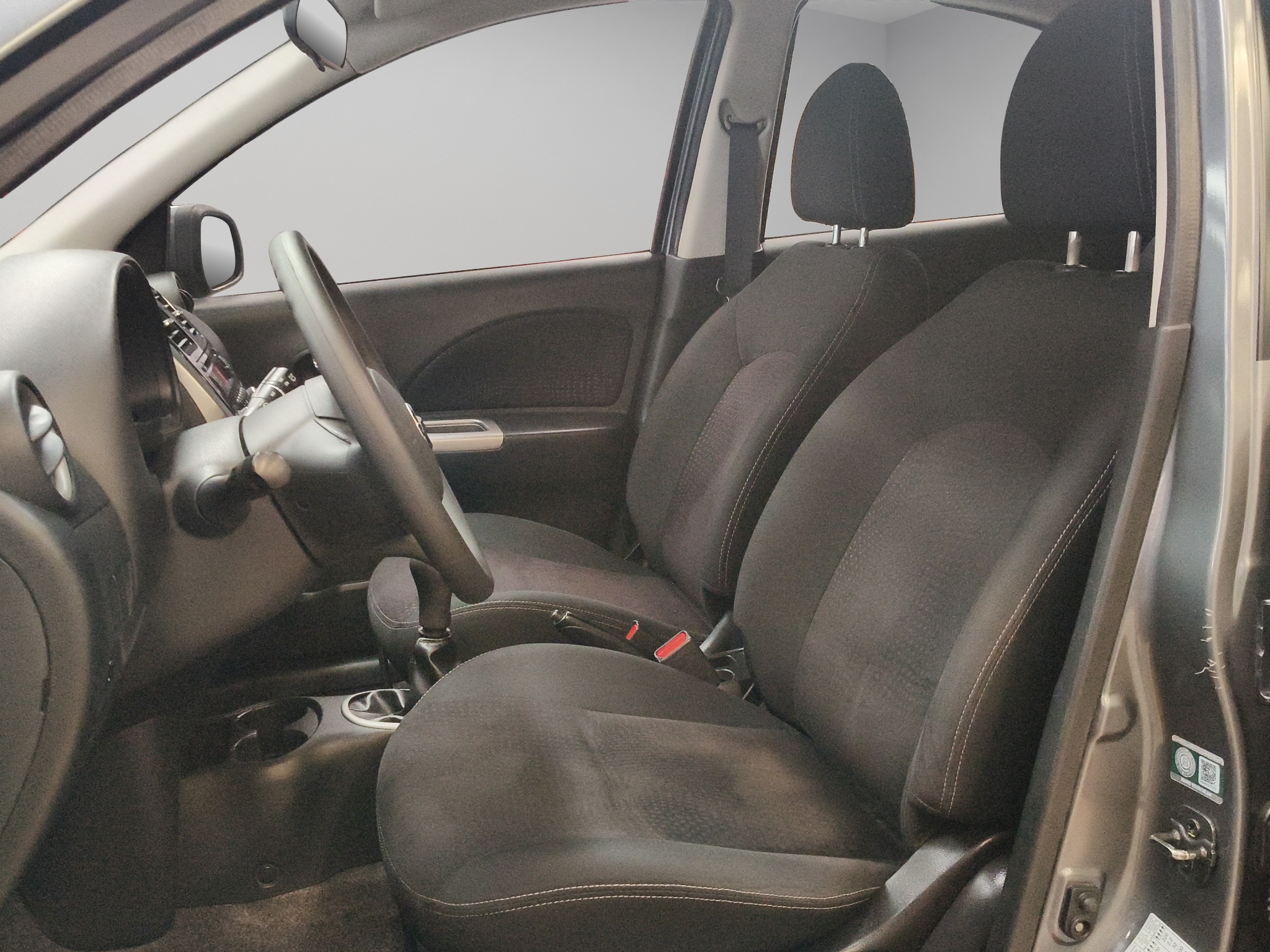 Nissan March 5 pts. HB Advance y DUO, TM5, a/ac., VE, CD, BA, ABS, RA-15 2018