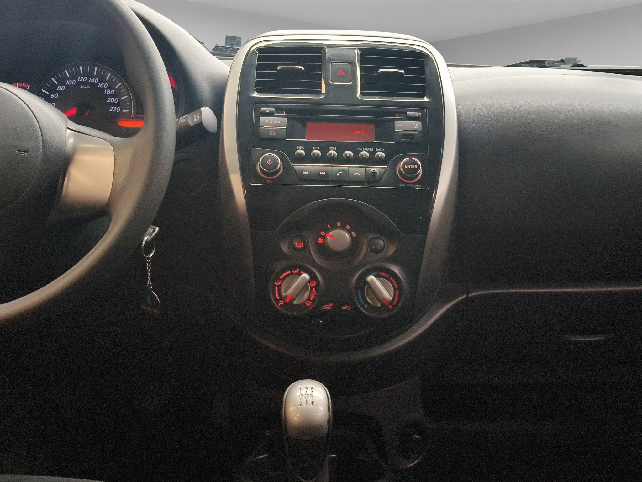 Nissan March 5 pts. HB Advance y DUO, TM5, a/ac., VE, CD, BA, ABS, RA-15 2018