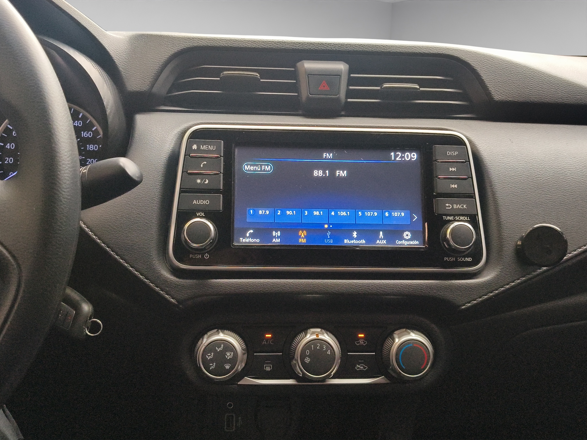 Nissan Versa 4 pts. Sense, TM5, a/ac., R-15 2024