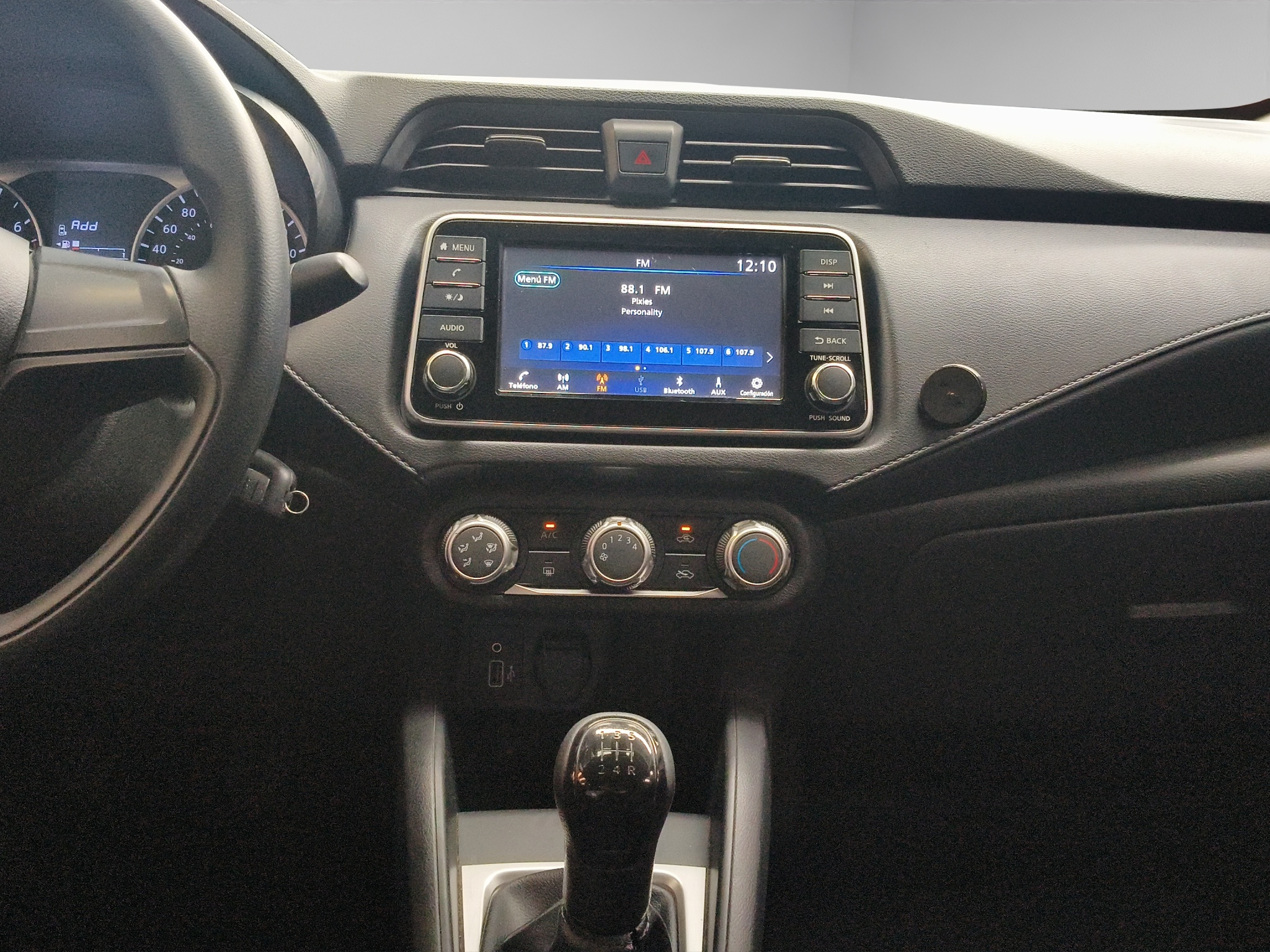 Nissan Versa 4 pts. Sense, TM5, a/ac., R-15 2024