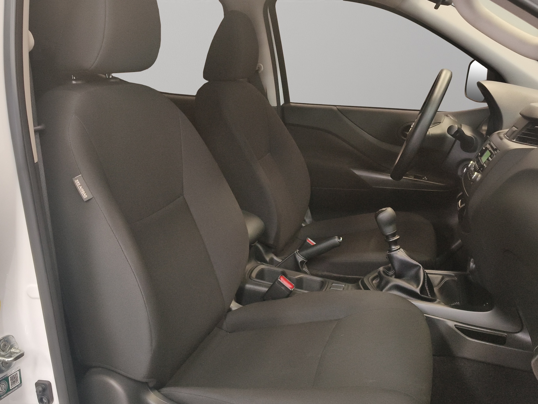Nissan Comerciales Frontier y NP 300 Frontier Pick-Up 4 pts. Frontier SE, Doble Cab., L4, 2.5l, TM6, a/ac., VE, R-16 2024