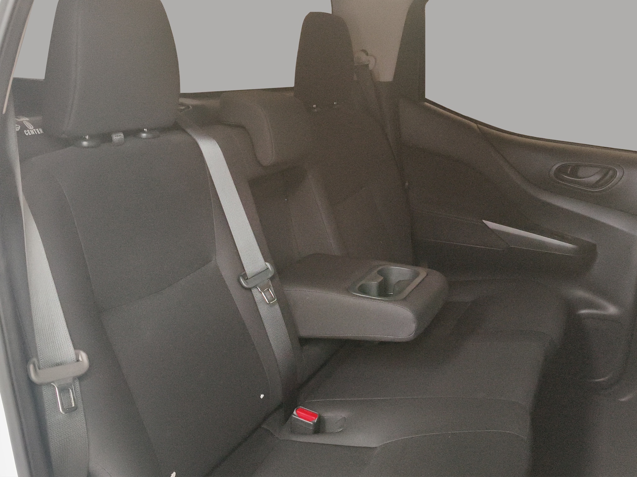 Nissan Comerciales Frontier y NP 300 Frontier Pick-Up 4 pts. Frontier SE, Doble Cab., L4, 2.5l, TM6, a/ac., VE, R-16 2024