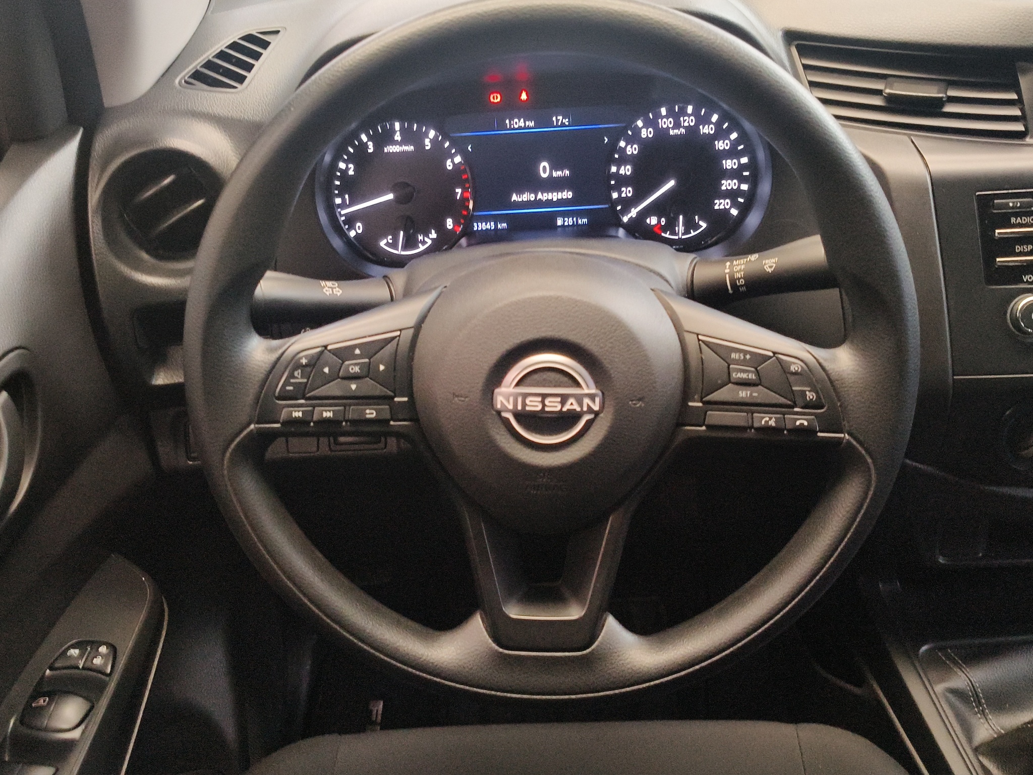 Nissan Comerciales Frontier y NP 300 Frontier Pick-Up 4 pts. Frontier SE, Doble Cab., L4, 2.5l, TM6, a/ac., VE, R-16 2024
