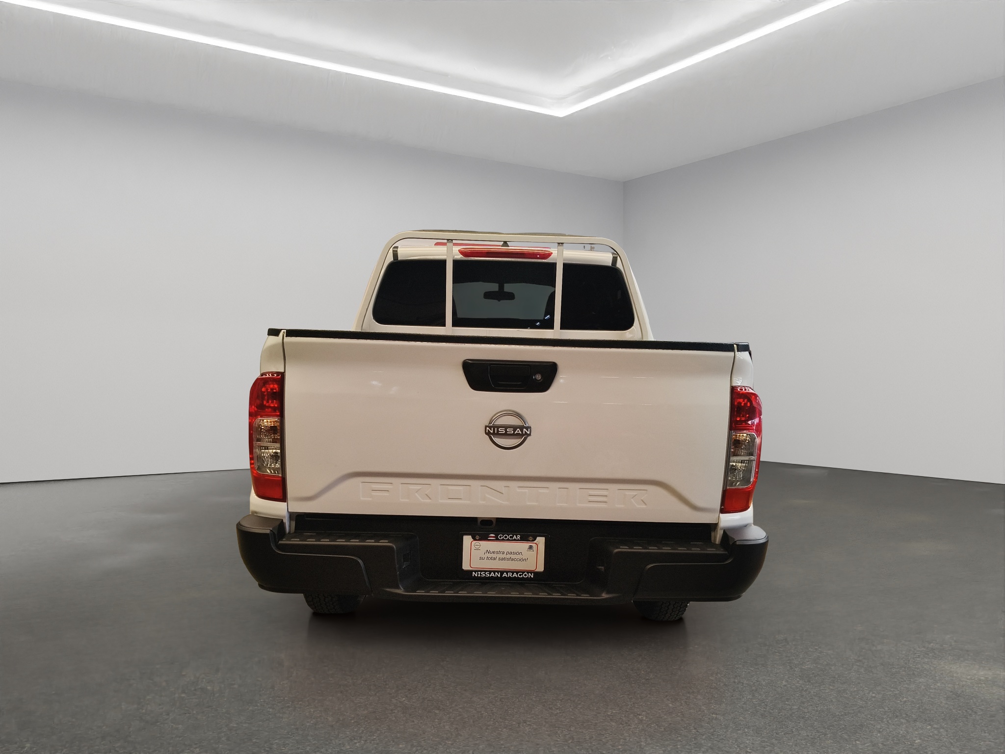 Nissan Comerciales Frontier y NP 300 Frontier Pick-Up 4 pts. Frontier SE, Doble Cab., L4, 2.5l, TM6, a/ac., VE, R-16 2024
