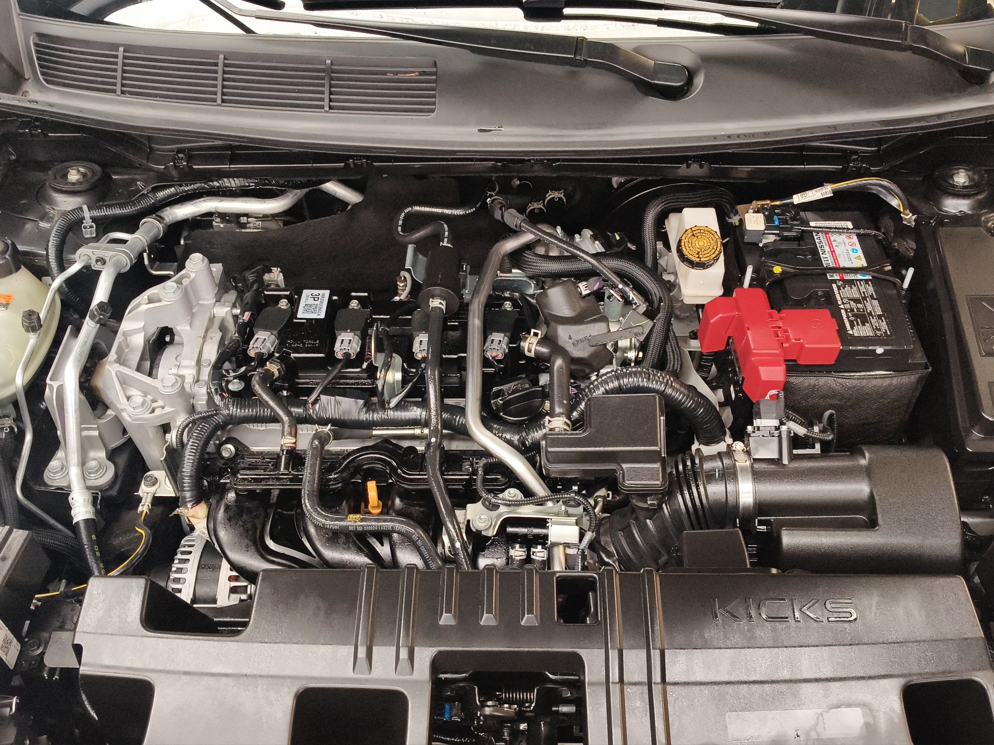 Nissan Kicks 5 pts. Advance, 2.0l, TA, RA-17 (línea nueva) 2025