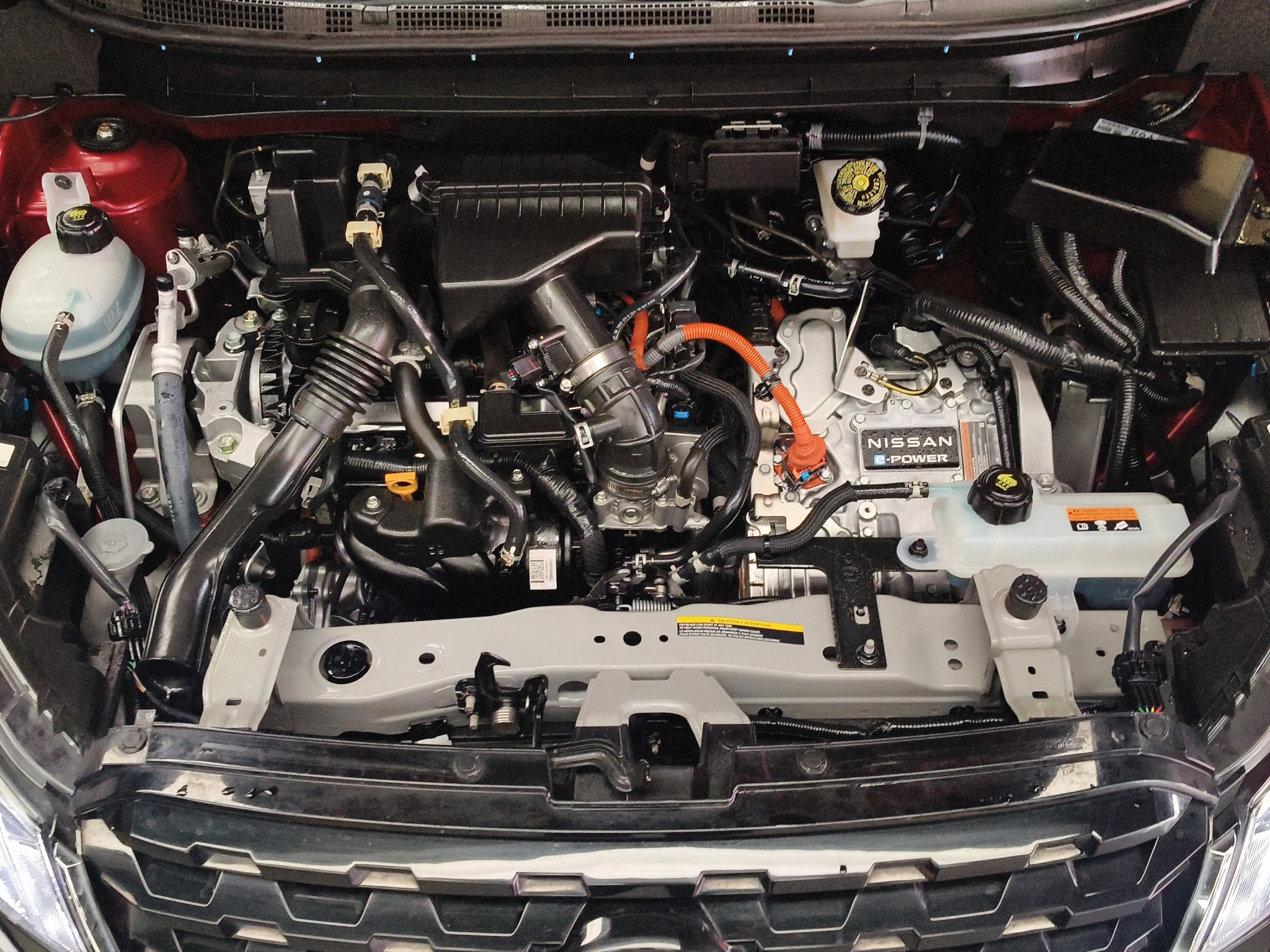 Nissan Kicks 5 pts. Platinum e-Power, E-REV, TA, piel, ADAS, RA-17 (línea anterior) 2024