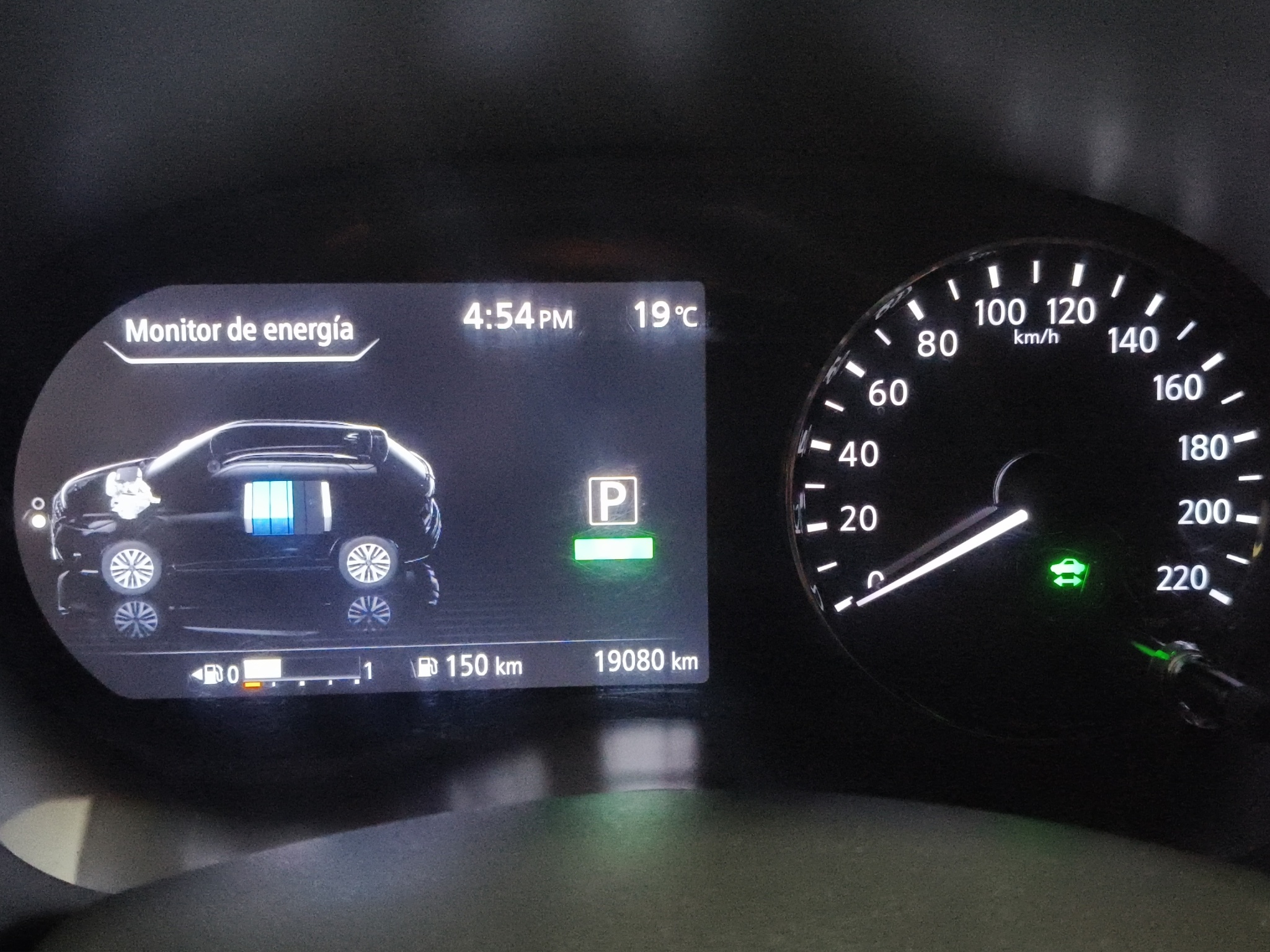 Nissan Kicks 5 pts. Platinum e-Power, E-REV, TA, piel, ADAS, RA-17 (línea anterior) 2024
