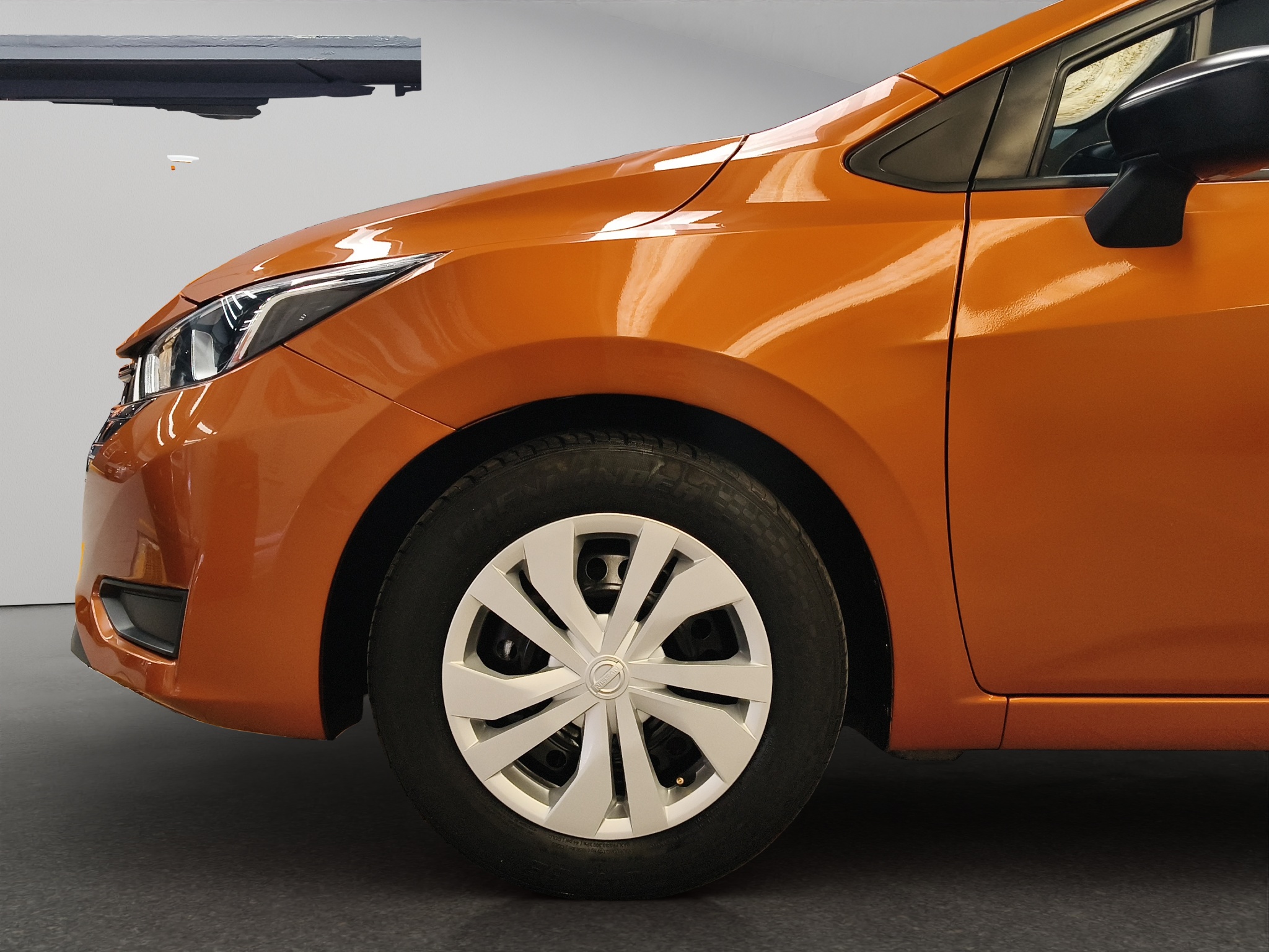 Nissan Versa 4 pts. Sense, TM5, a/ac., R-15 2024