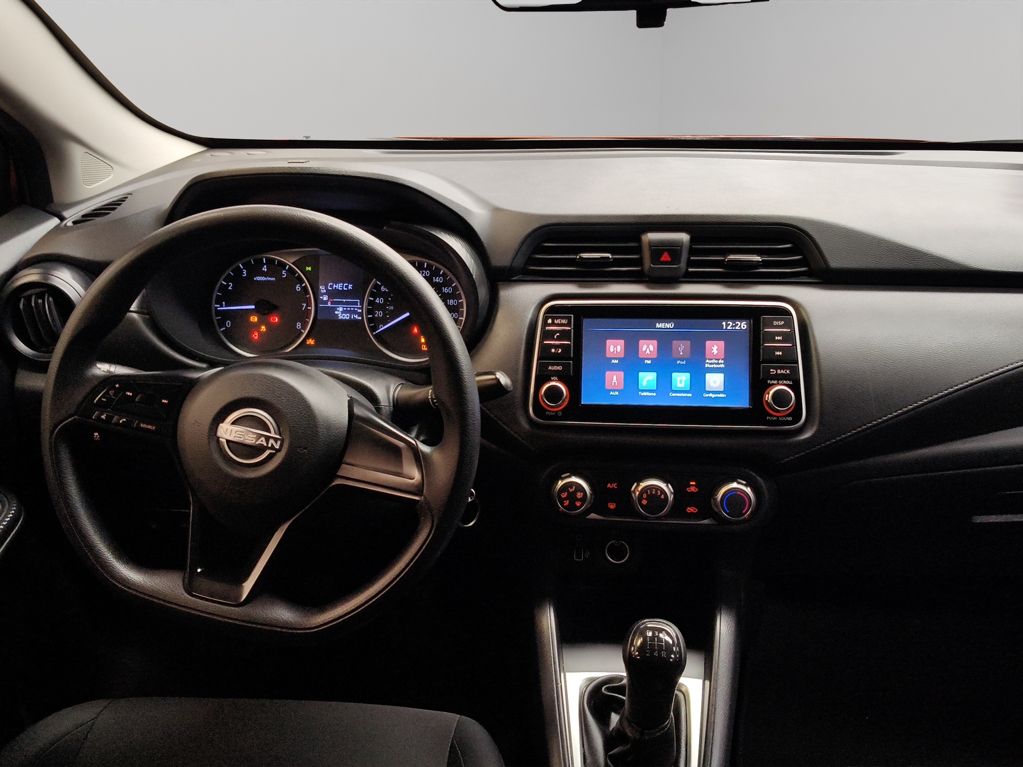 Nissan Versa 4 pts. Sense, TM5, a/ac., R-15 2024