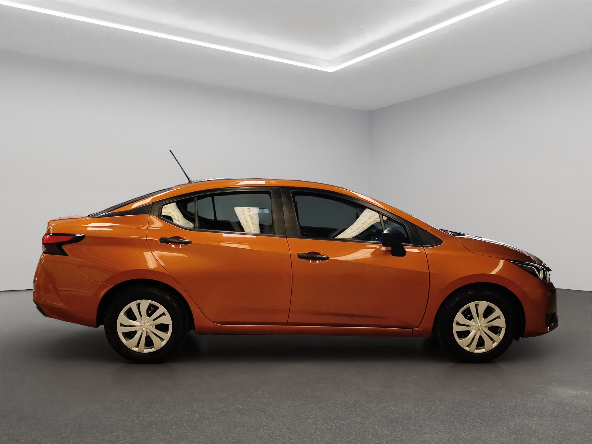 Nissan Versa 4 pts. Sense, TM5, a/ac., R-15 2024