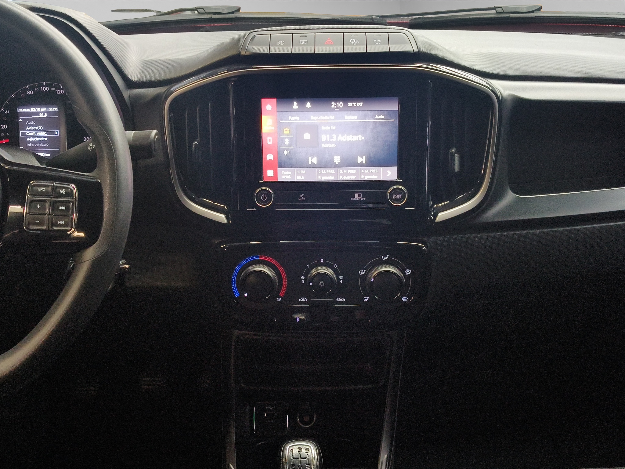Dodge Comerciales Ram 700 Pick-Up 4 pts. Bighorn, Doble Cab., TM5, a/ac., f. niebla, RA-15 2023