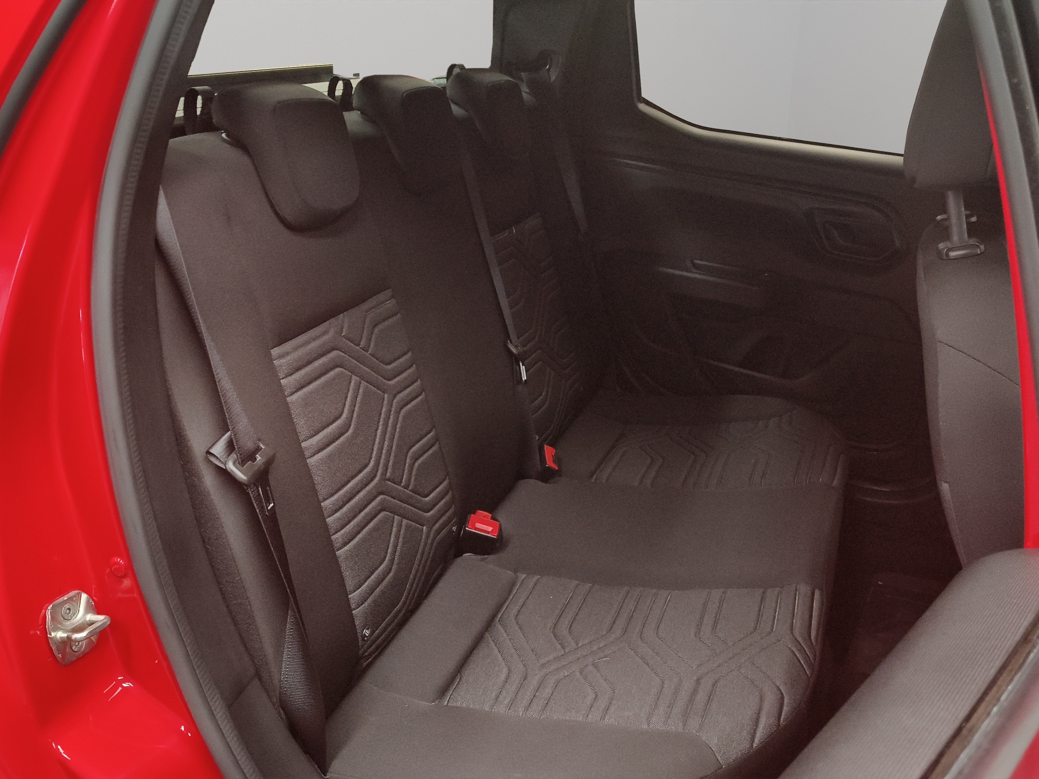 Dodge Comerciales Ram 700 Pick-Up 4 pts. Bighorn, Doble Cab., TM5, a/ac., f. niebla, RA-15 2023