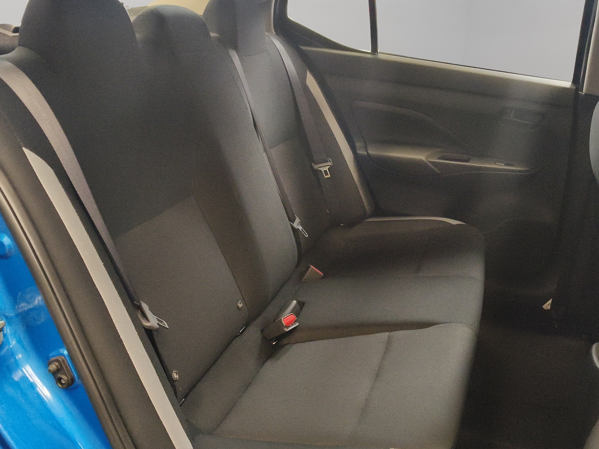 Nissan Versa 4 pts. Sense, TM5, a/ac., R-15 (línea anterior) 2025