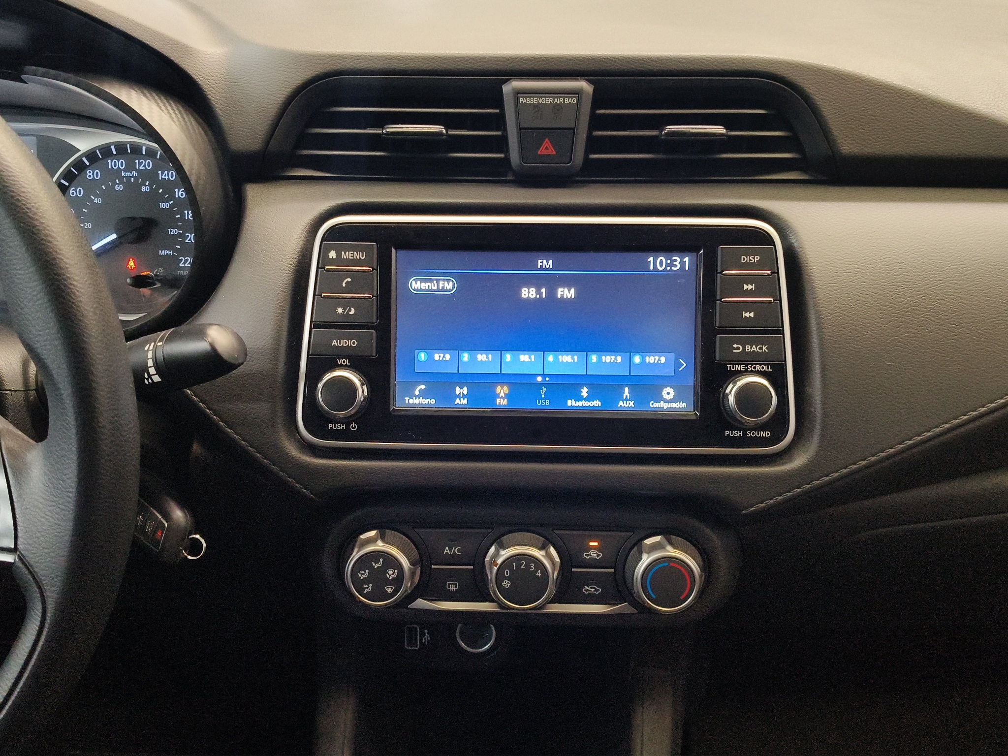 Nissan Versa 4 pts. Sense, TM5, a/ac., R-15 (línea anterior) 2025