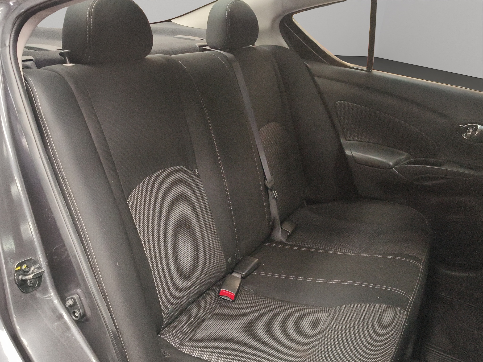 Nissan Versa 4 pts. Advance, TA, a/ac., VE, f. niebla, RA-16 (línea anterior) 2019