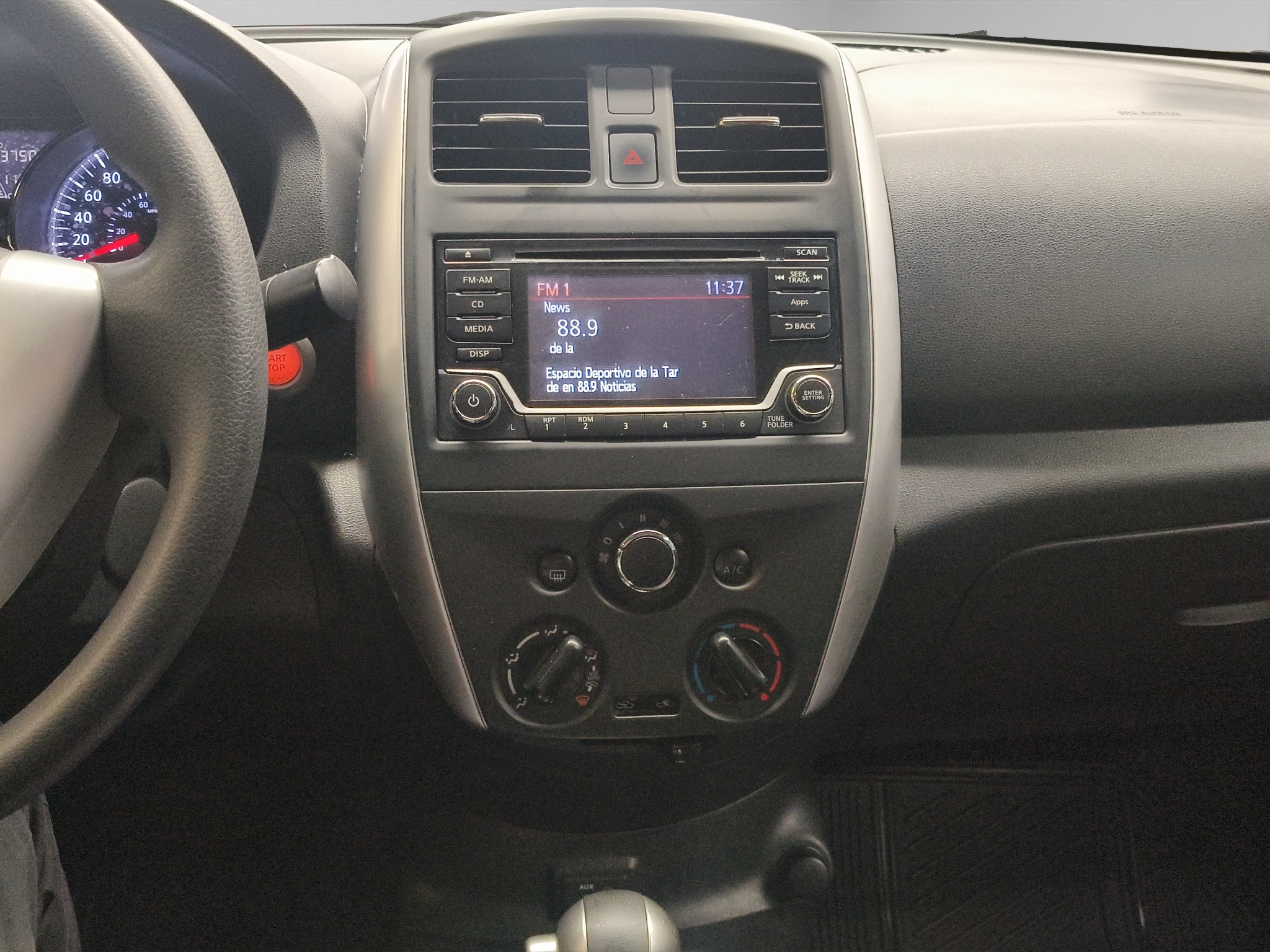 Nissan Versa 4 pts. Advance, TA, a/ac., VE, f. niebla, RA-16 (línea anterior) 2019