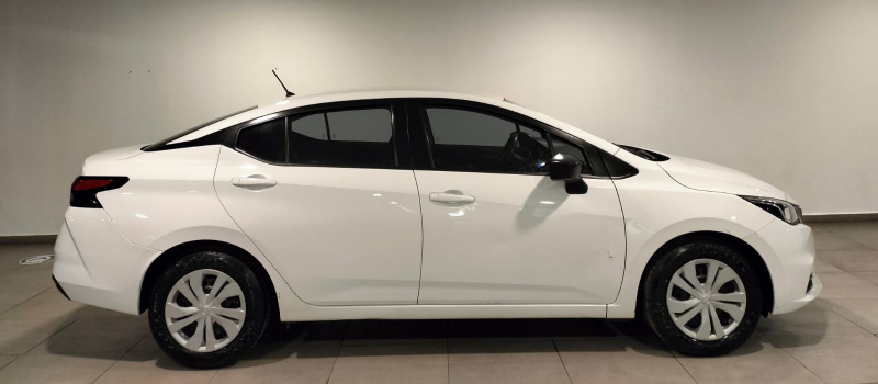 Nissan Versa 4 pts. Sense, TM5, a/ac., VE, R-15 (línea anterior) 2022