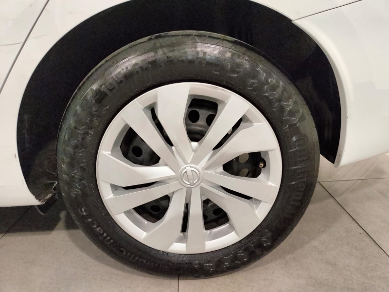 Nissan Versa 4 pts. Sense, TM5, a/ac., VE, R-15 (línea anterior) 2022