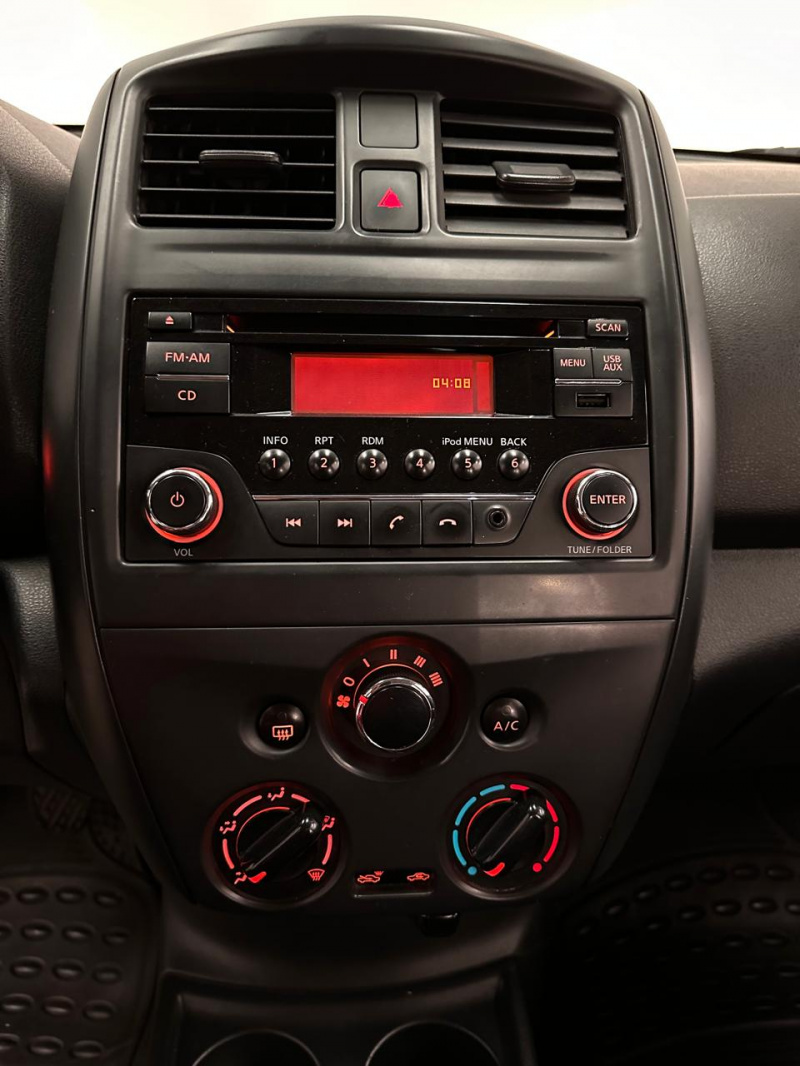 Nissan Versa 4 pts. Sense, TM5, a/ac., VE 2016