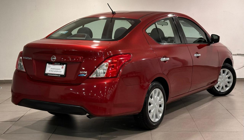 Nissan Versa 4 pts. Sense, TM5, a/ac., VE 2016