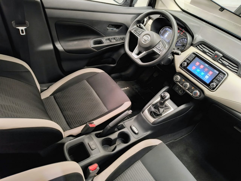 Nissan Versa 4 pts. Advance, TM5, a/ac., VE, f. niebla, RA-16 (línea anterior) 2022