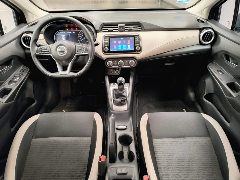 Nissan Versa 4 pts. Advance, TM5, a/ac., VE, f. niebla, RA-16 (línea anterior) 2022